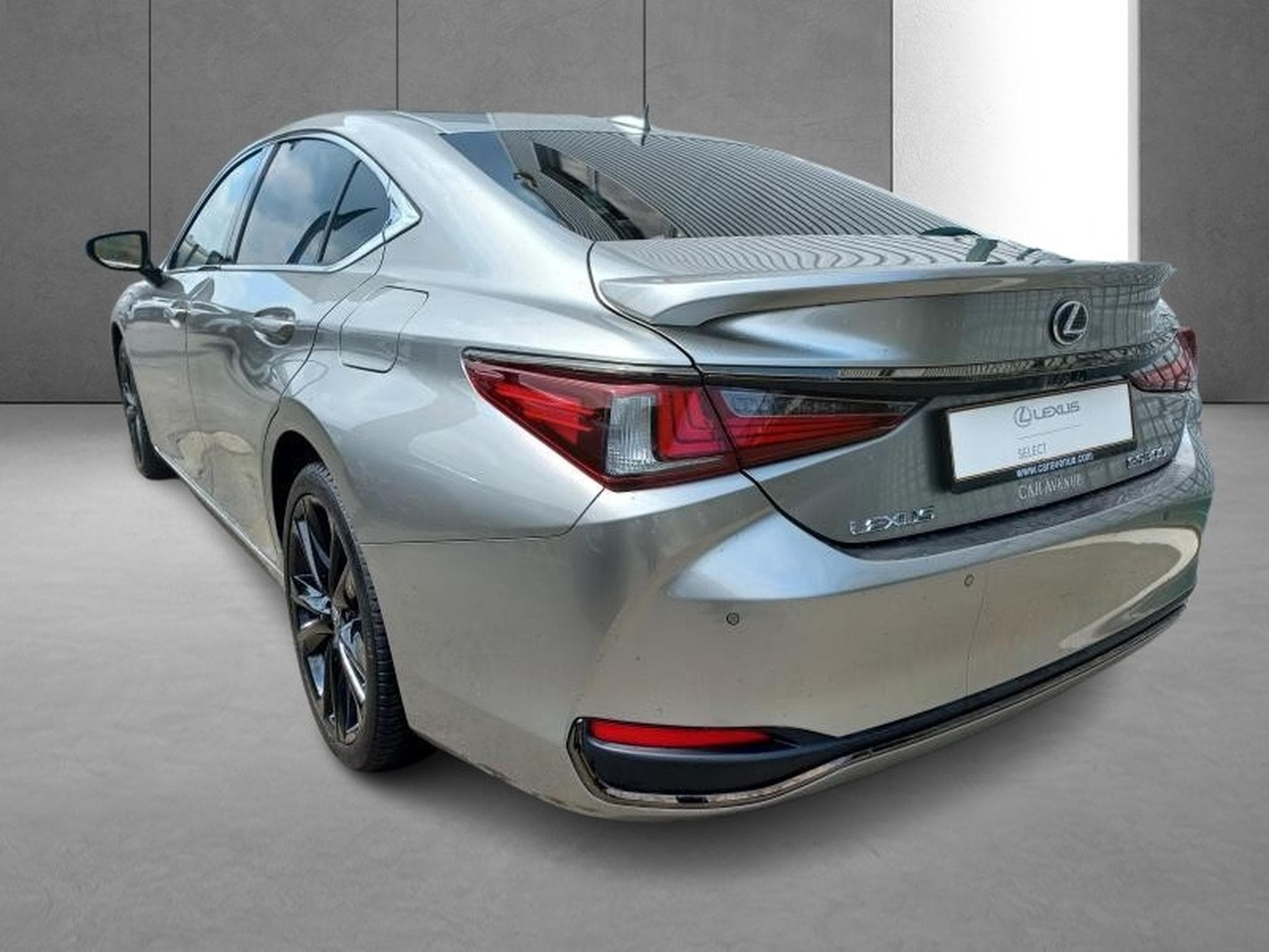 Lexus ES F SPORT Design (2023) - Photo 3
