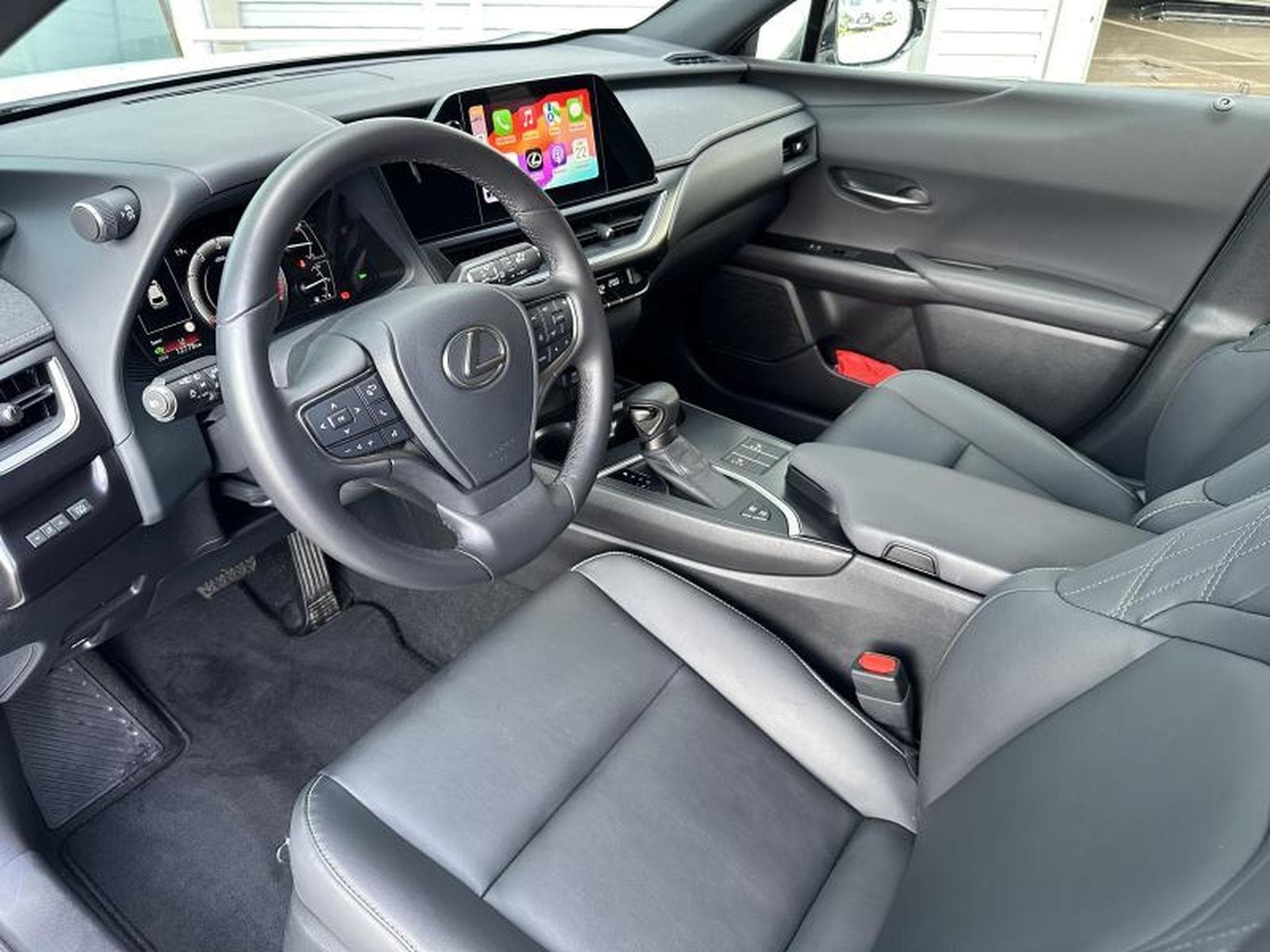 Lexus UX F SPORT Design (2023) - Photo 17