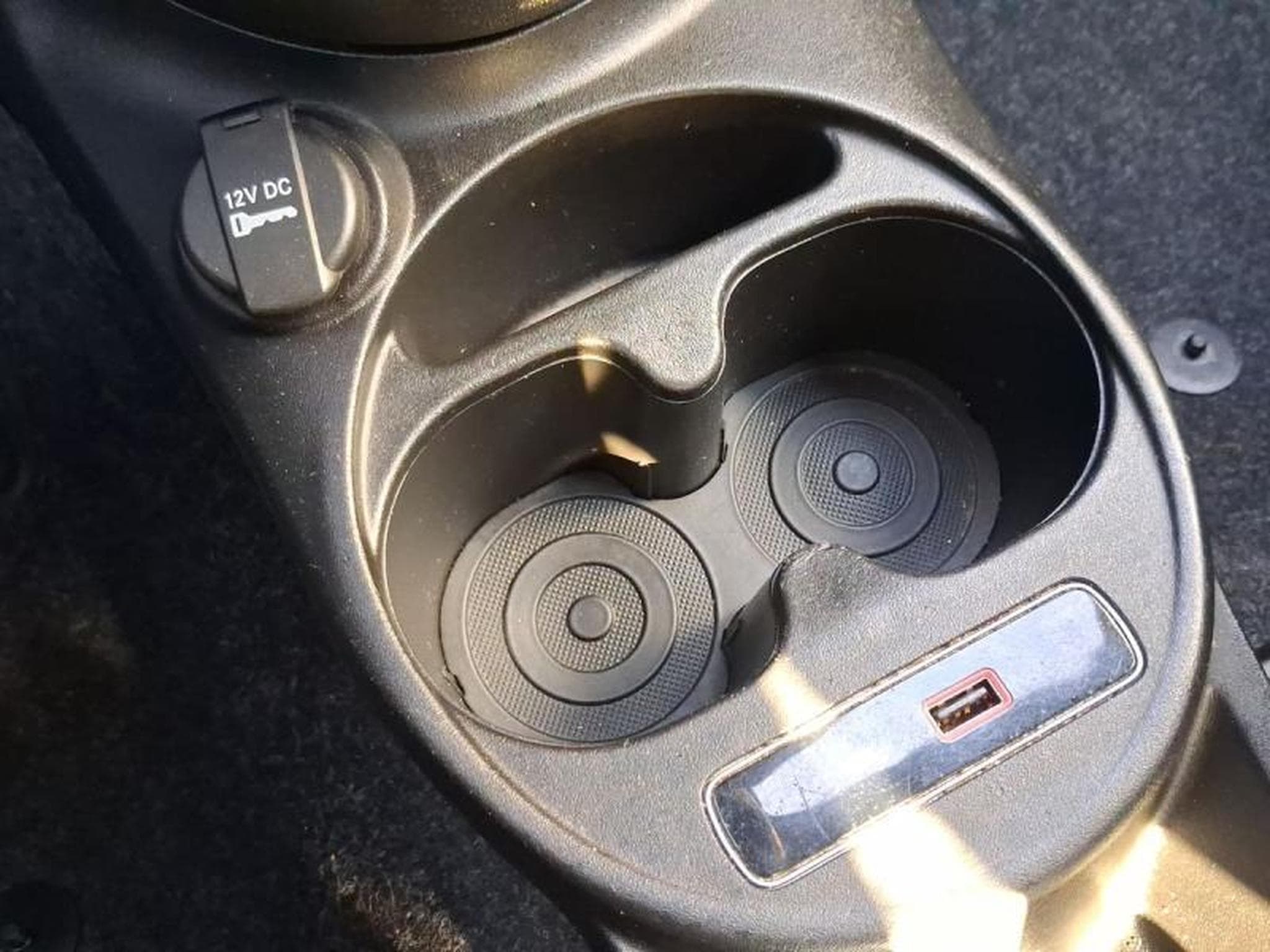 Fiat 500 ABARTH CABRIO (2019) - Photo 25