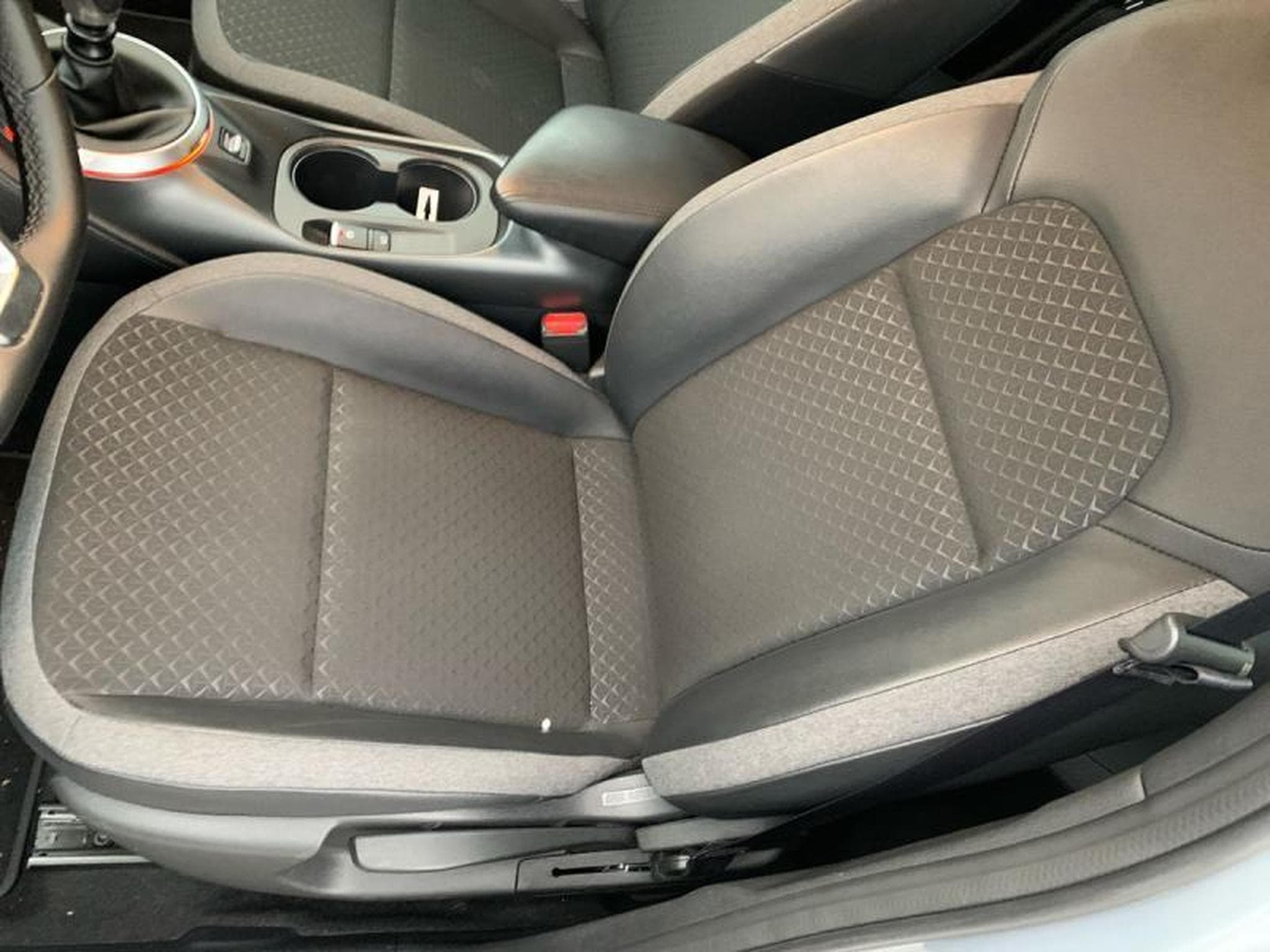 Nissan Juke N-DESIGN (2024) - Photo 24