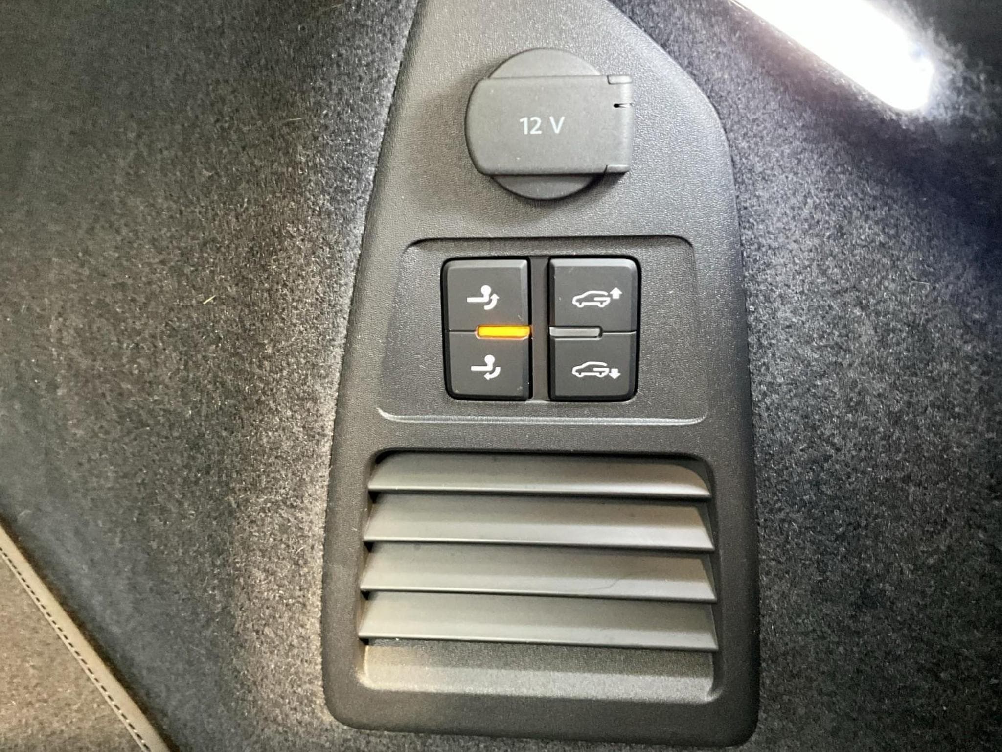 VW Touareg R-Line+4M+Aut.+AHK+Luft. (2024) - Foto 19