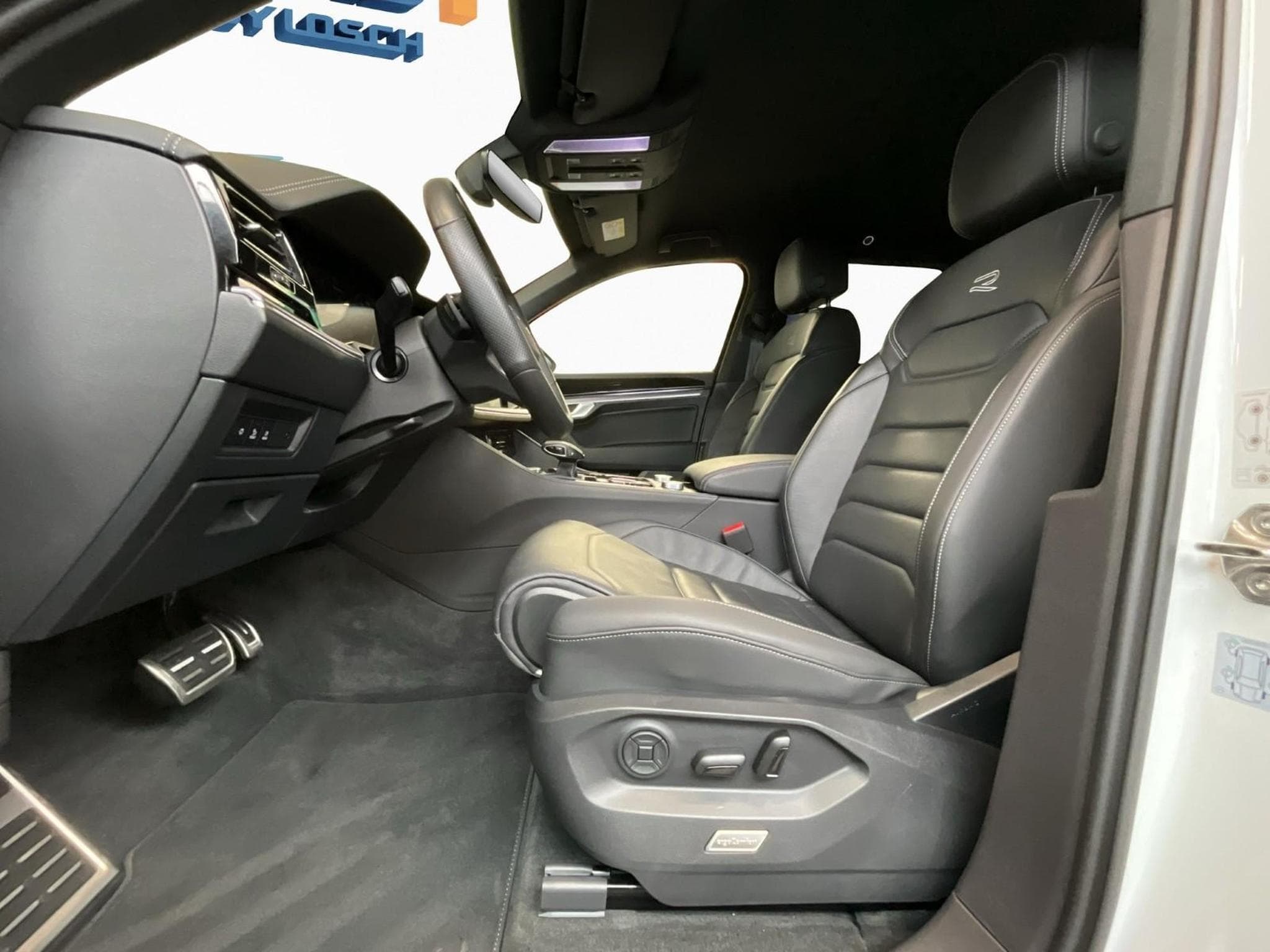 VW Touareg R-Line+4M+Aut.+AHK+Luft. (2024) - Foto 9