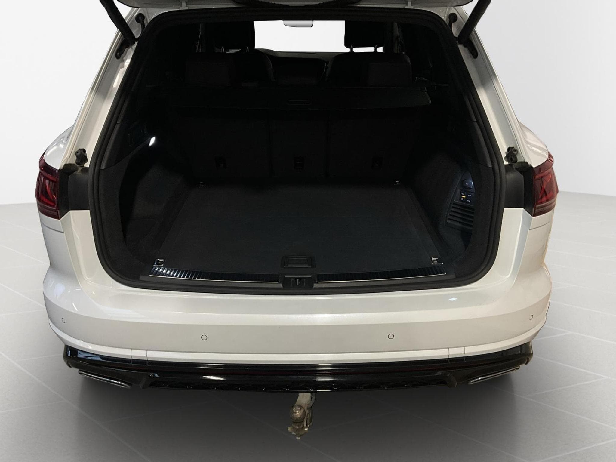 VW Touareg R-Line+V6+Aut.+Black-Style+4M+Pano (2024) - Photo 17