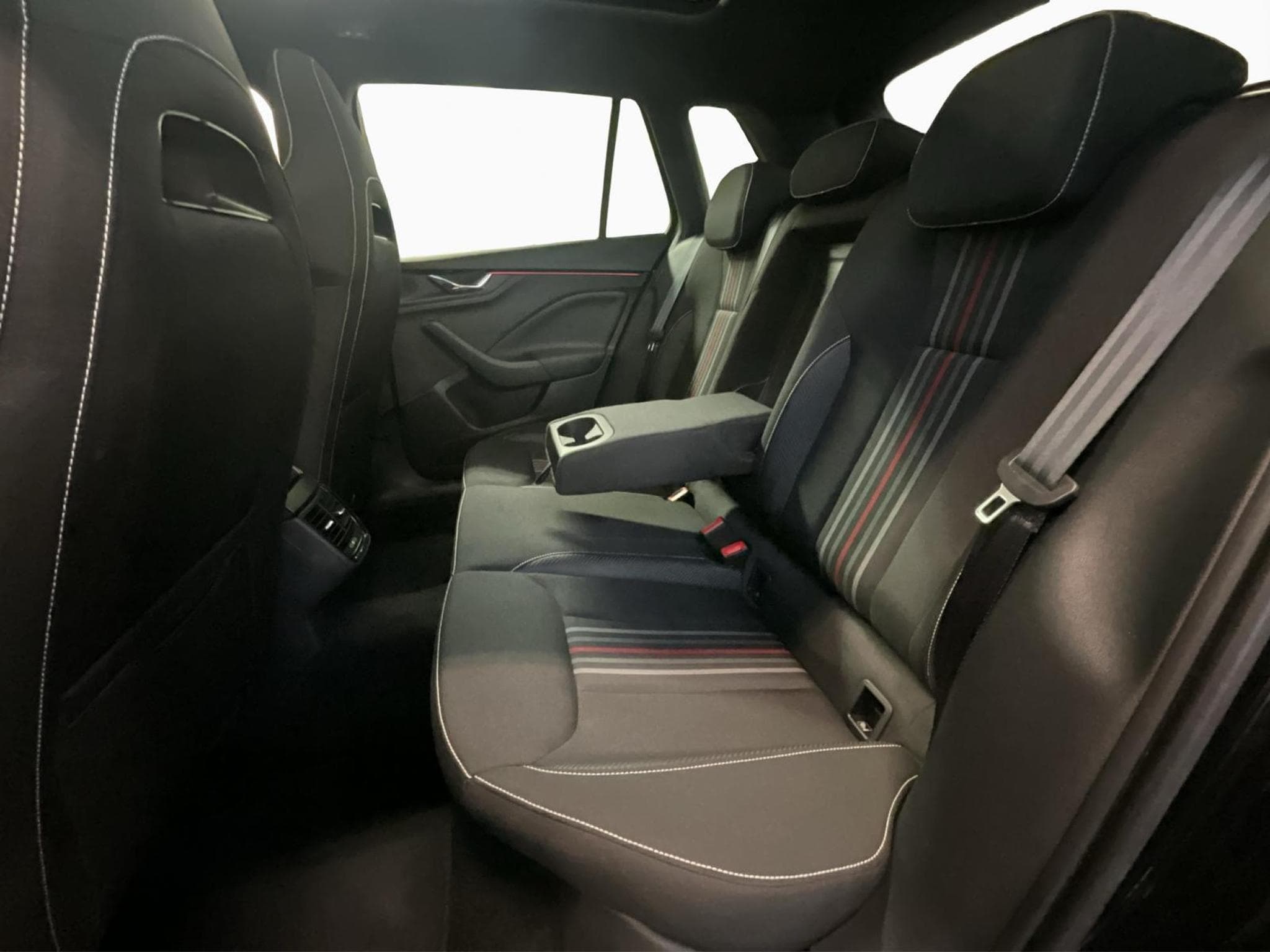 Skoda Kamiq Monte-Carlo+BVM+Pano+AHK (2024) - Foto 16