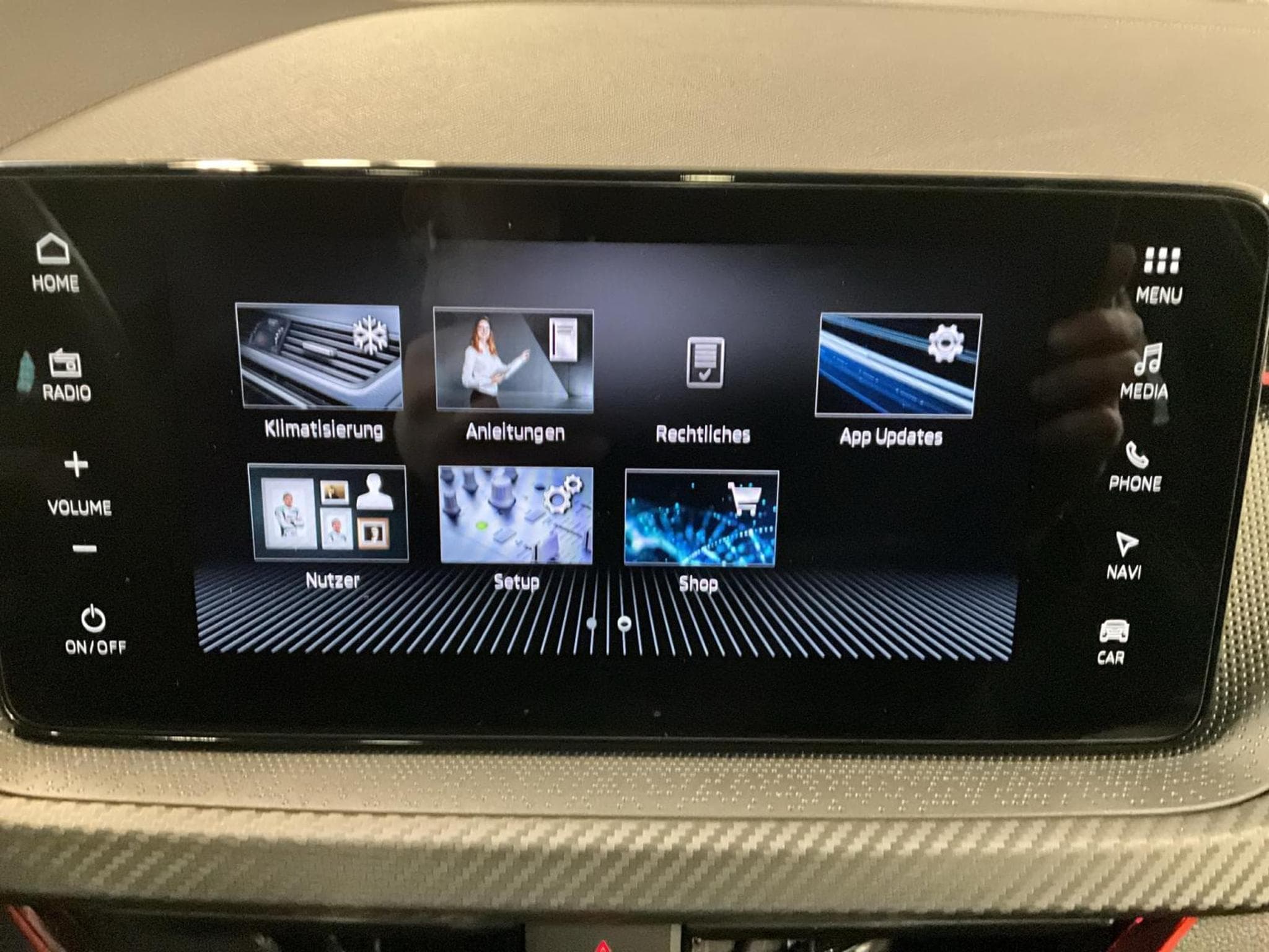 Skoda Kamiq Monte-Carlo+BVM+Pano+AHK (2024) - Foto 21