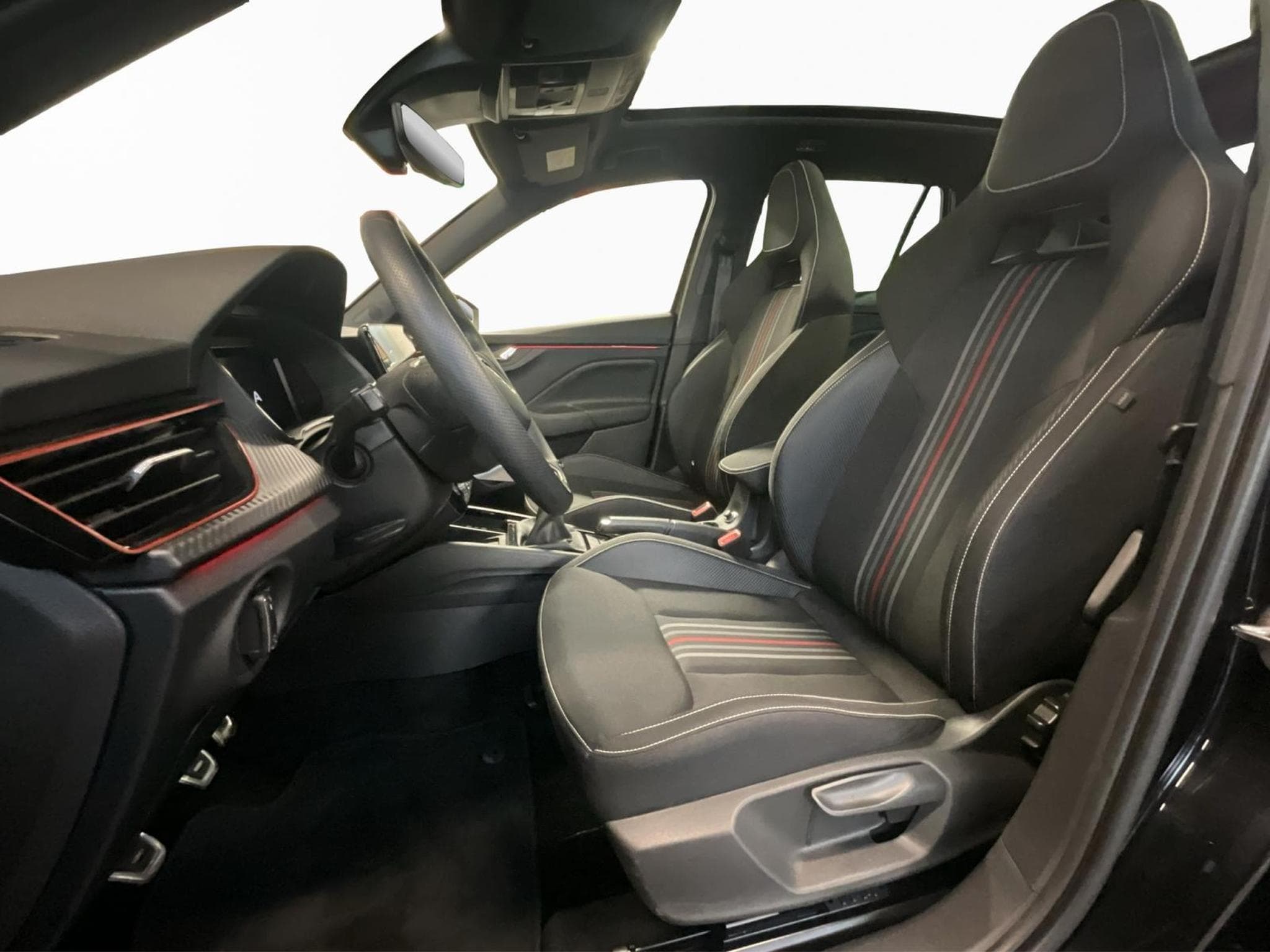 Skoda Kamiq Monte-Carlo+BVM+Pano+AHK (2024) - Foto 9