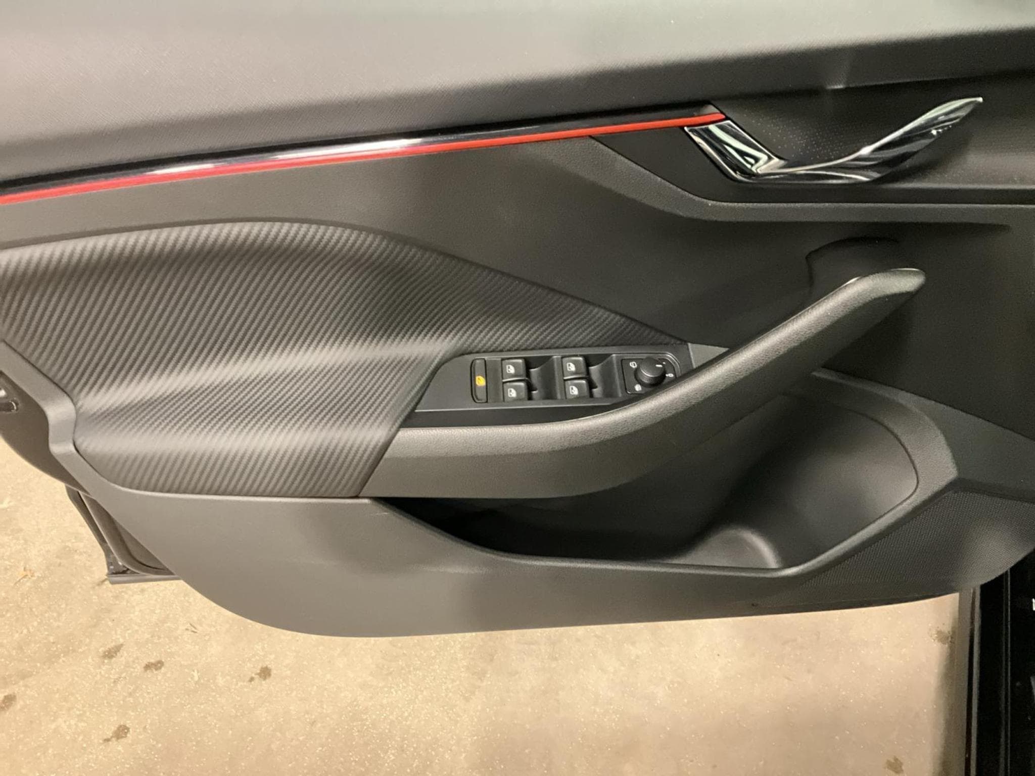 Skoda Scala Monte-Carlo+Dsg+Pano+RearView (2025) - Foto 10