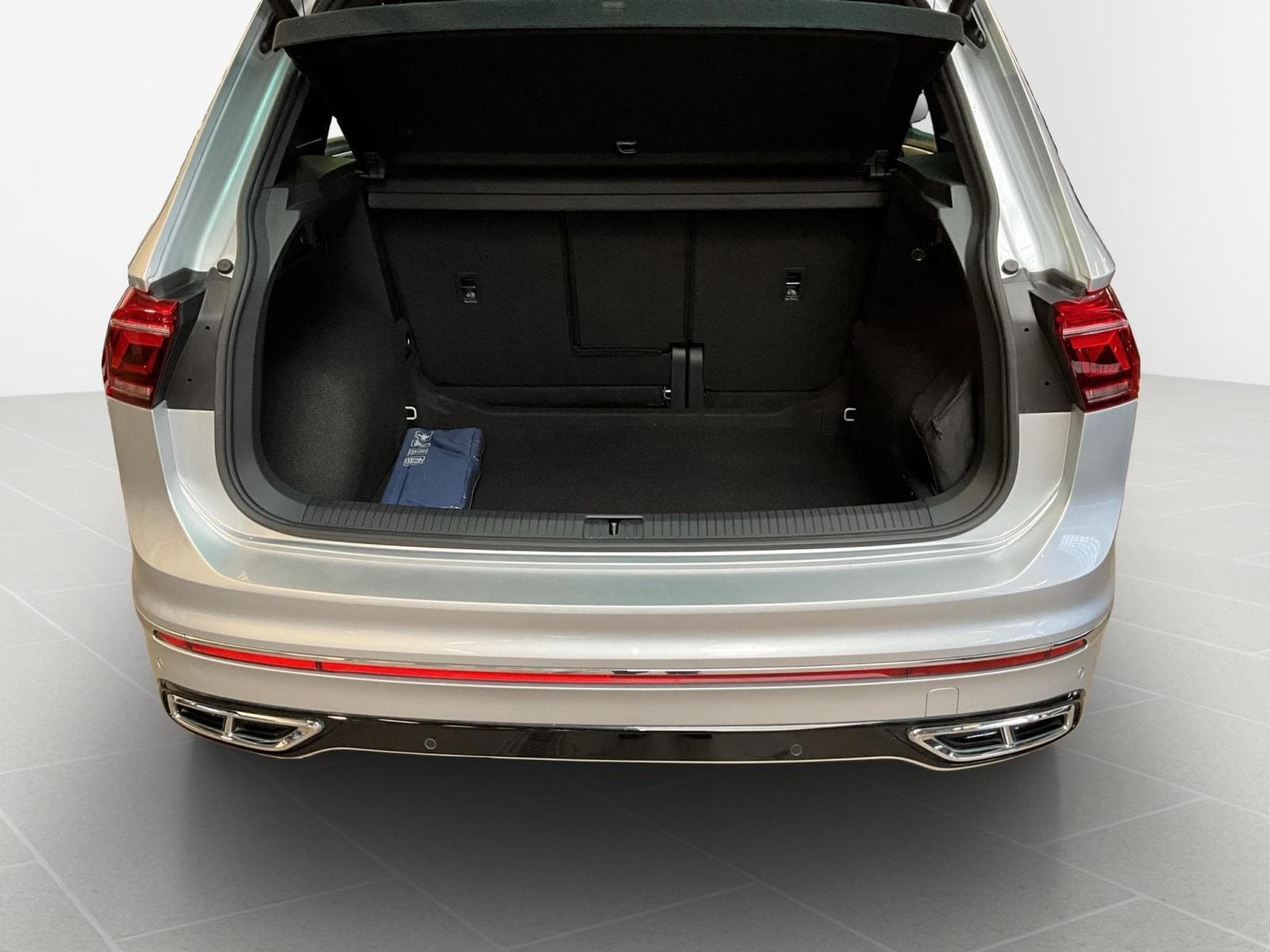 VW Tiguan R-Line+DSG+4M+Pano+MatrixLed (2021) - Foto 17