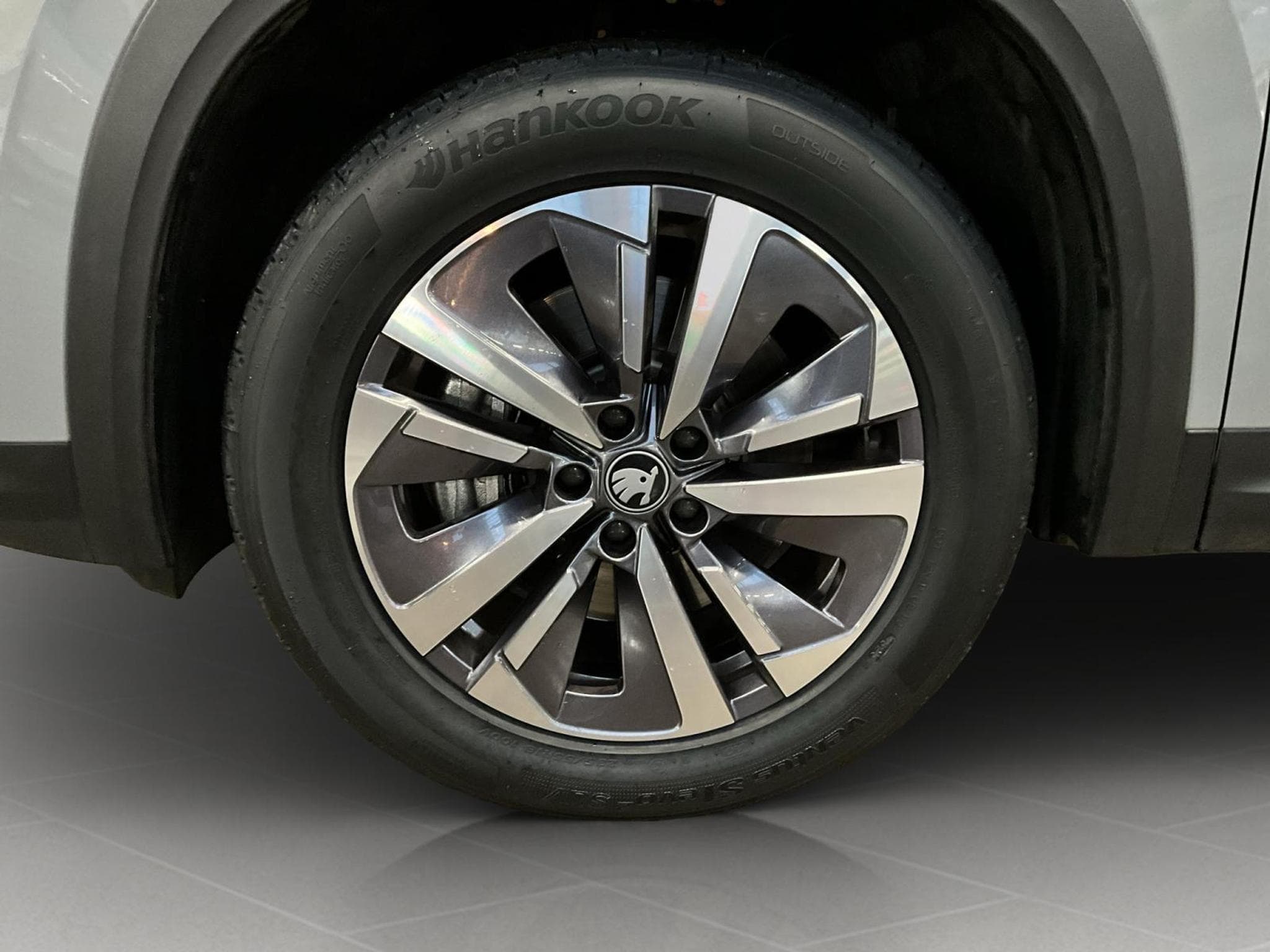 Skoda Kodiaq Selection+DSG+SUITE+AHK (2024) - Foto 8