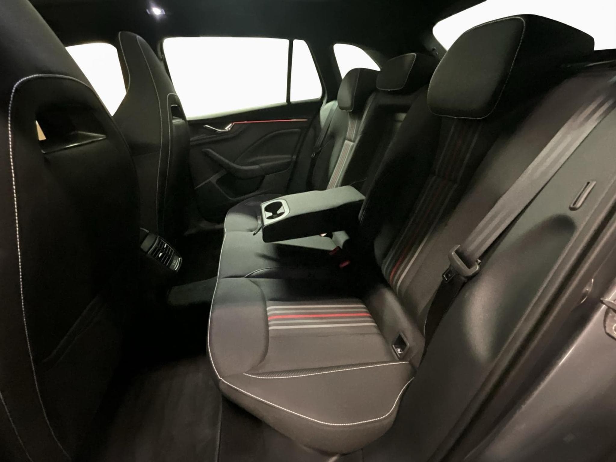 Skoda Scala Monte-Carlo+DSG+RearView+Pano (2024) - Foto 16