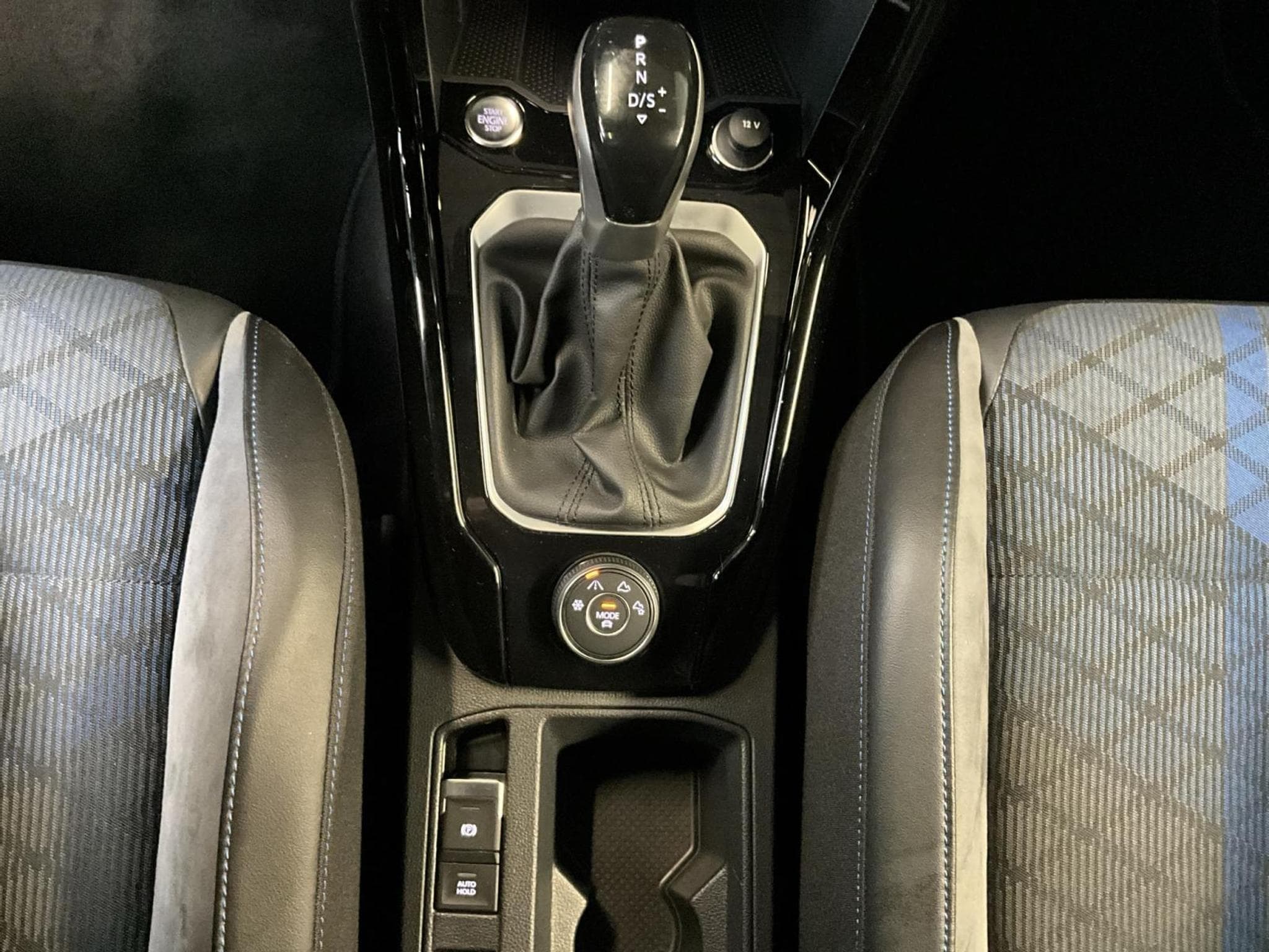 VW T-Roc R+DSG7+4M+LM19+P.Travel+Pano (2024) - Foto 12