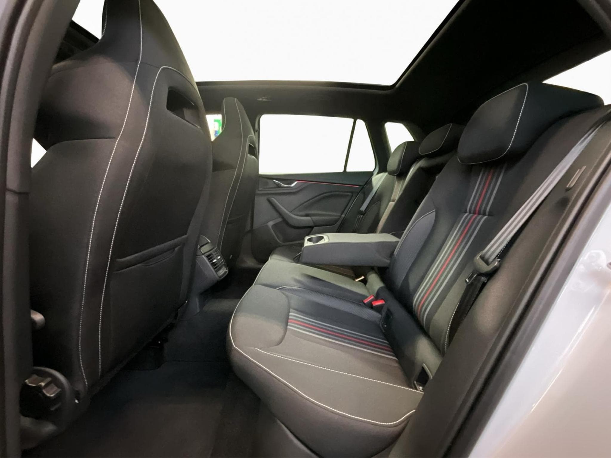 Skoda Kamiq Monte-Carlo+DSG+Pano+Navi (2024) - Foto 17