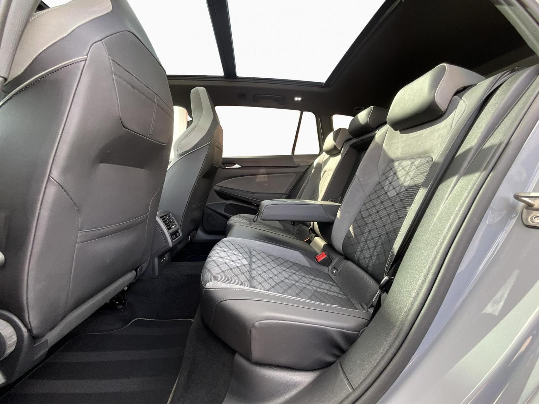 VW Golf Variant+R-line+DSG+Pano+LM18 (2021) - Foto 16