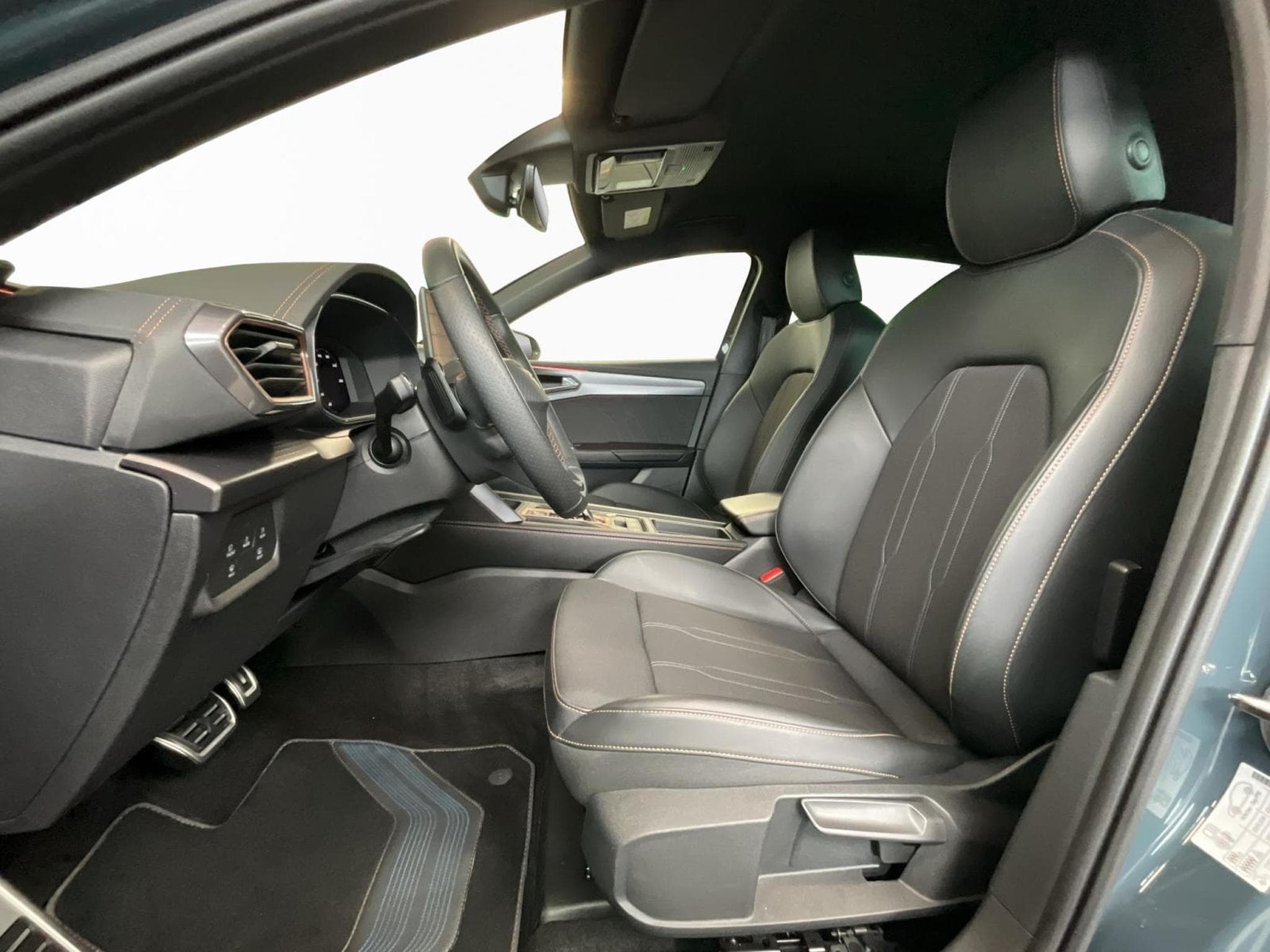 Cupra Leon Pure-Perf.+DSG+LED+NAVI (2025) - Foto 9