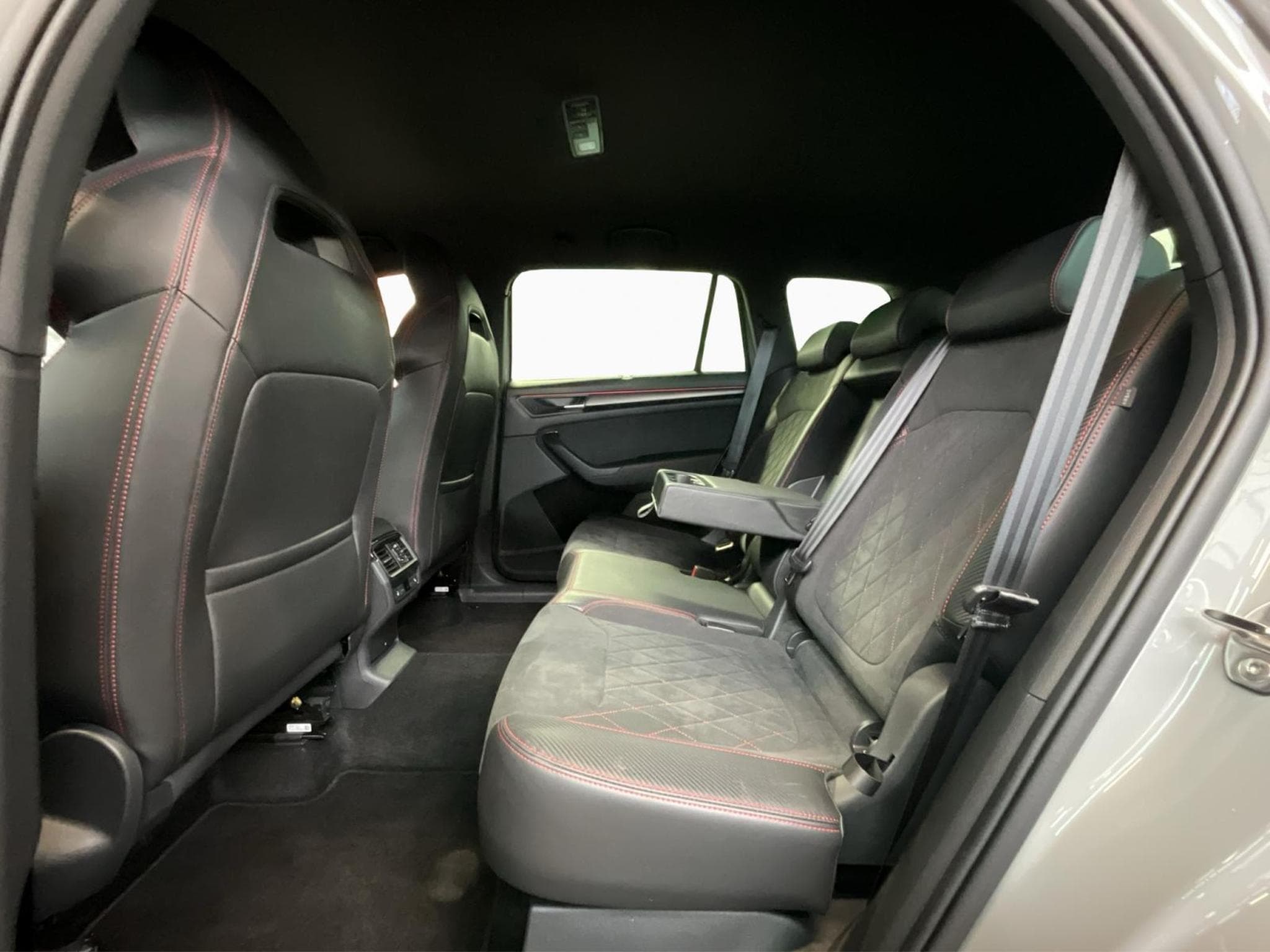 Skoda Kodiaq RS+DSG+4x4+360°+NAVI (2024) - Foto 18