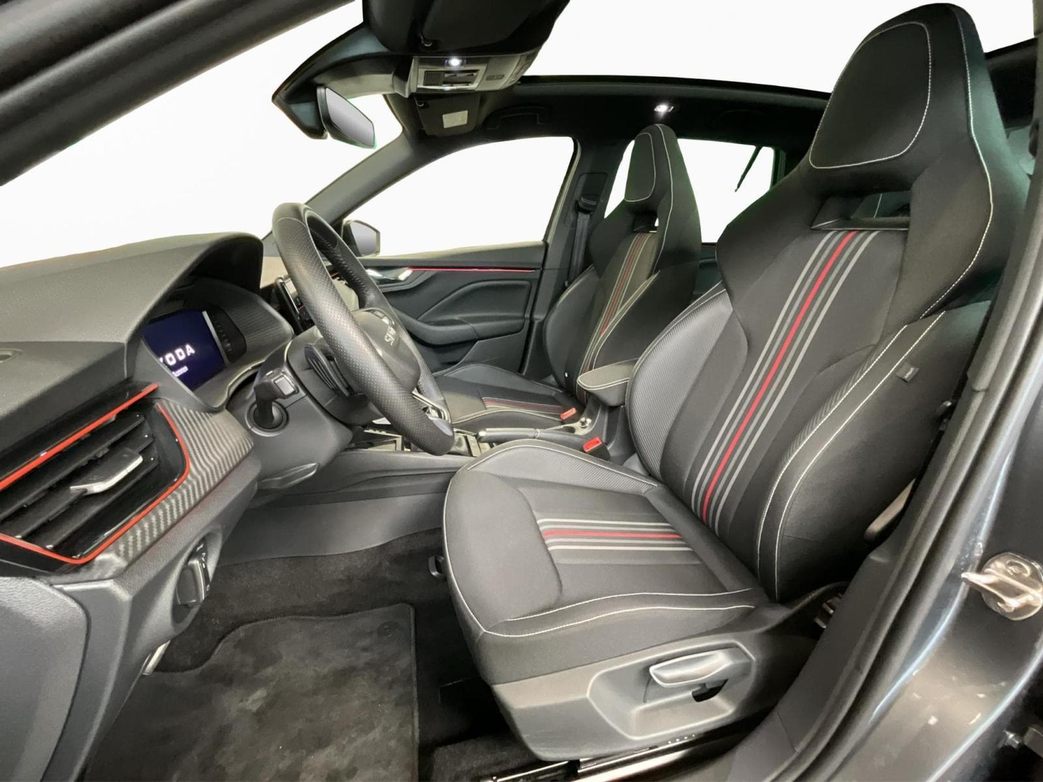 Skoda Scala Monte-Carlo+DSG+LED+PANO (2025) - Foto 9