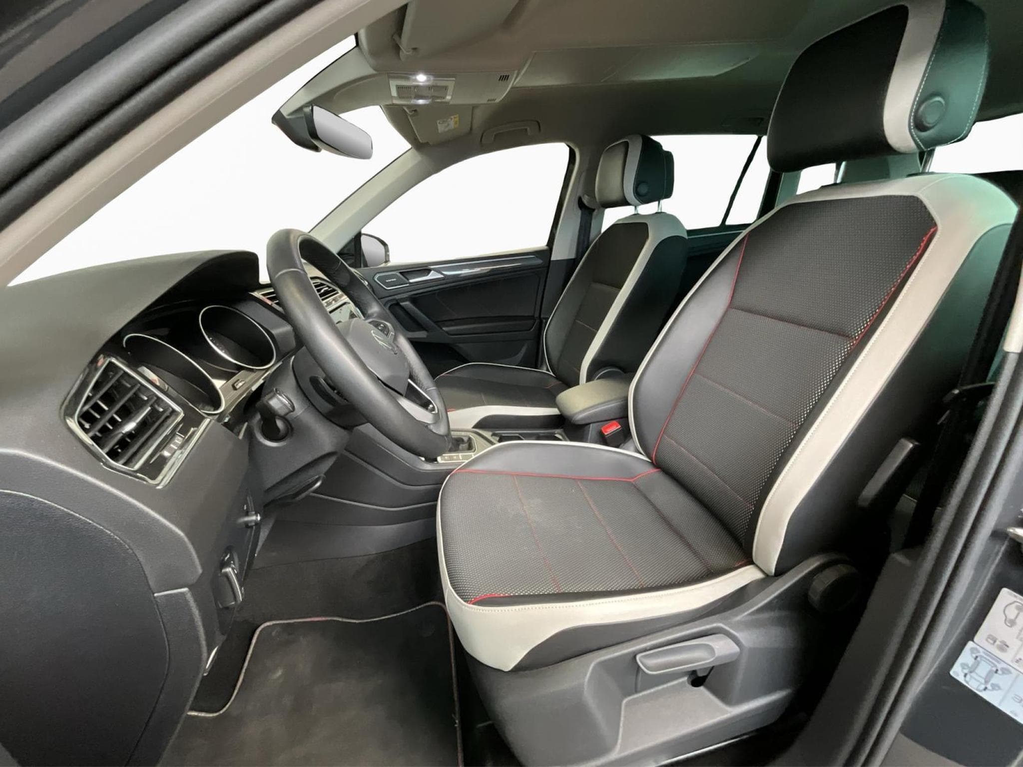 VW Tiguan Urban-Sport+DSG+LED+NAVI (2024) - Photo 9