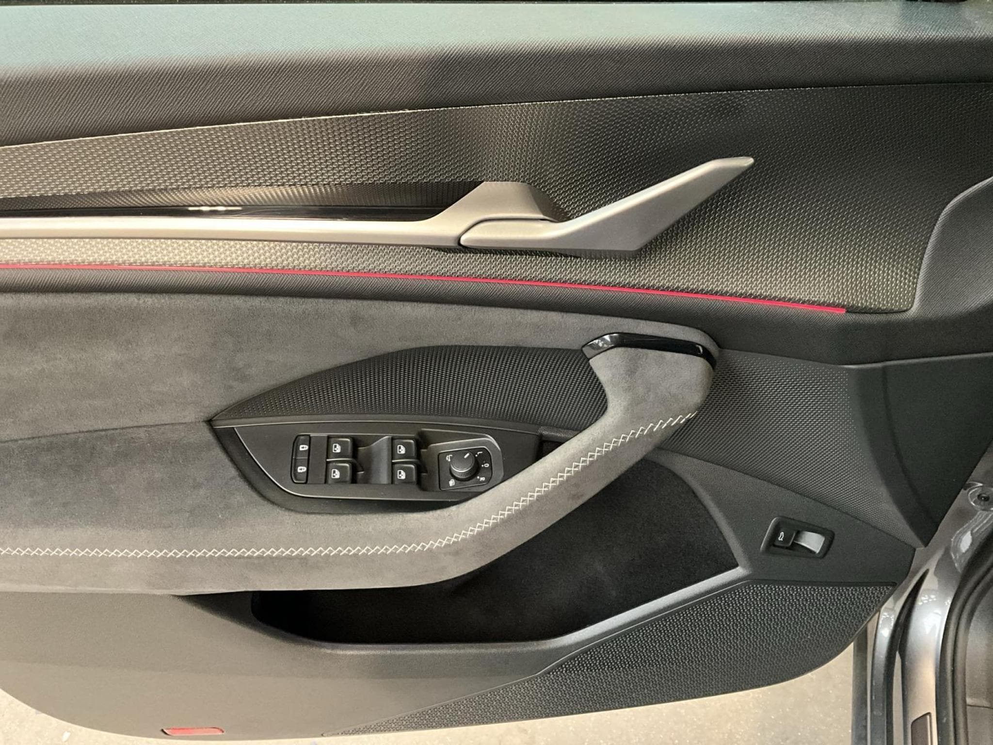 Skoda Kodiaq Sportline+DSG+4x4+StandH.+AHK (2025) - Foto 14