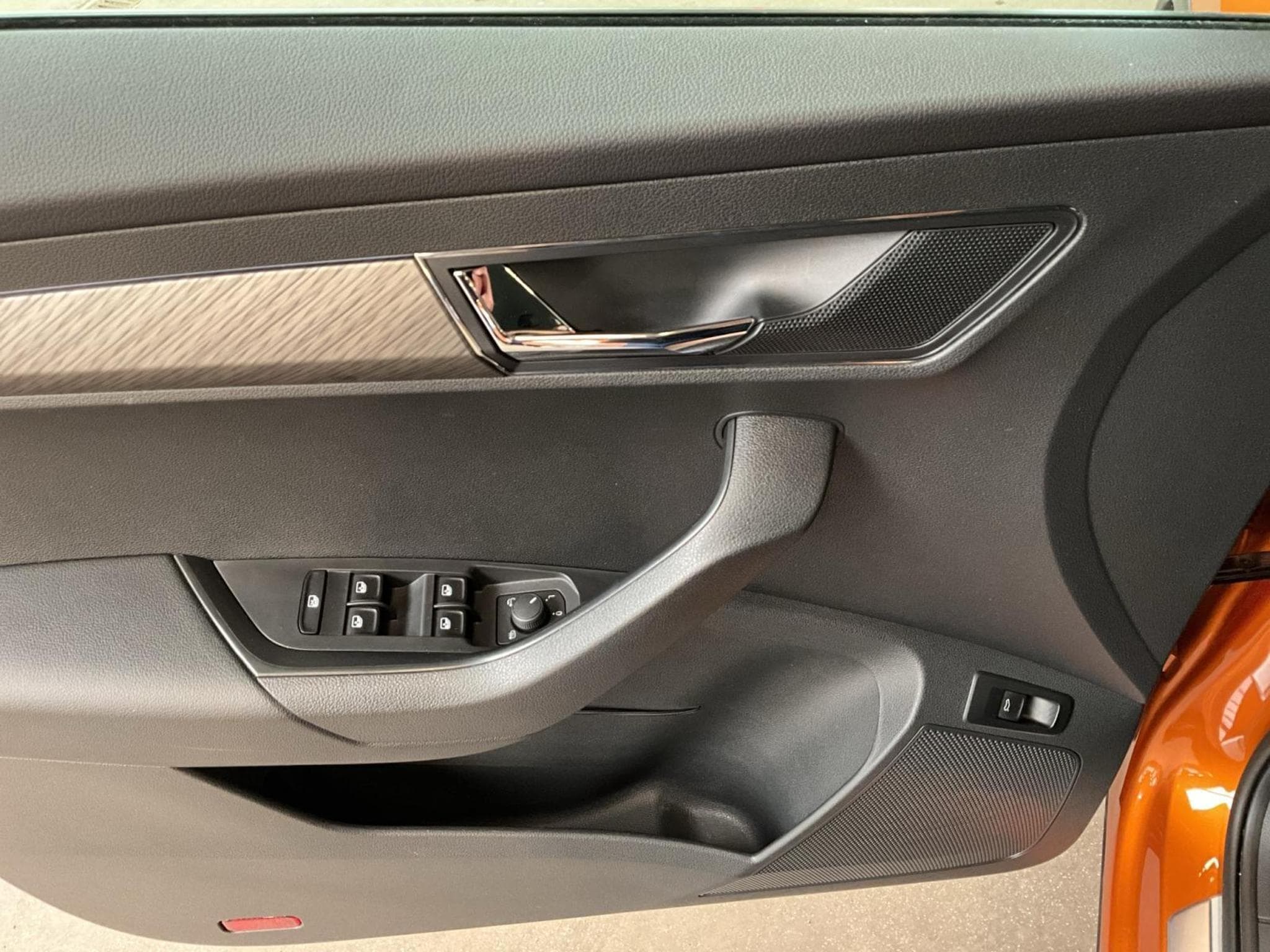 Skoda Karoq Style+DSG+AHK+P.Convenience (2022) - Foto 10