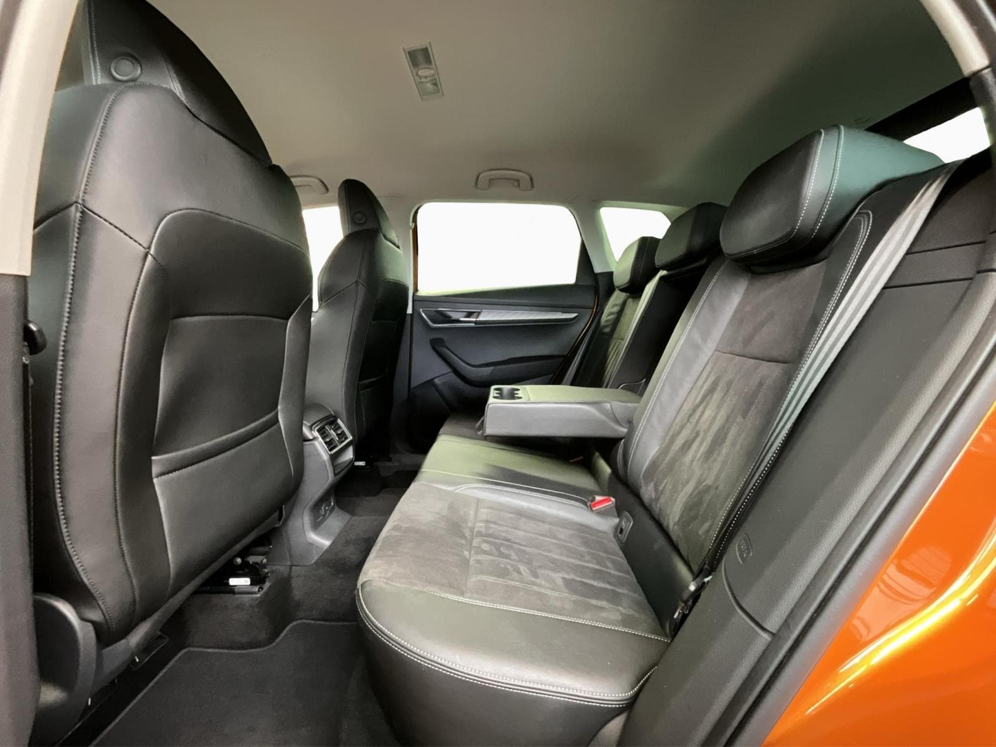 Skoda Karoq Style+DSG+AHK+P.Convenience (2022) - Foto 18