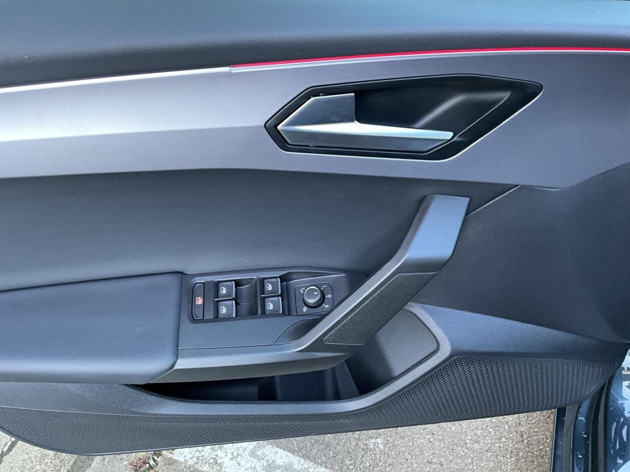 Seat Leon FR+DSG+Led+Navi+LM17 (2025) - Foto 14