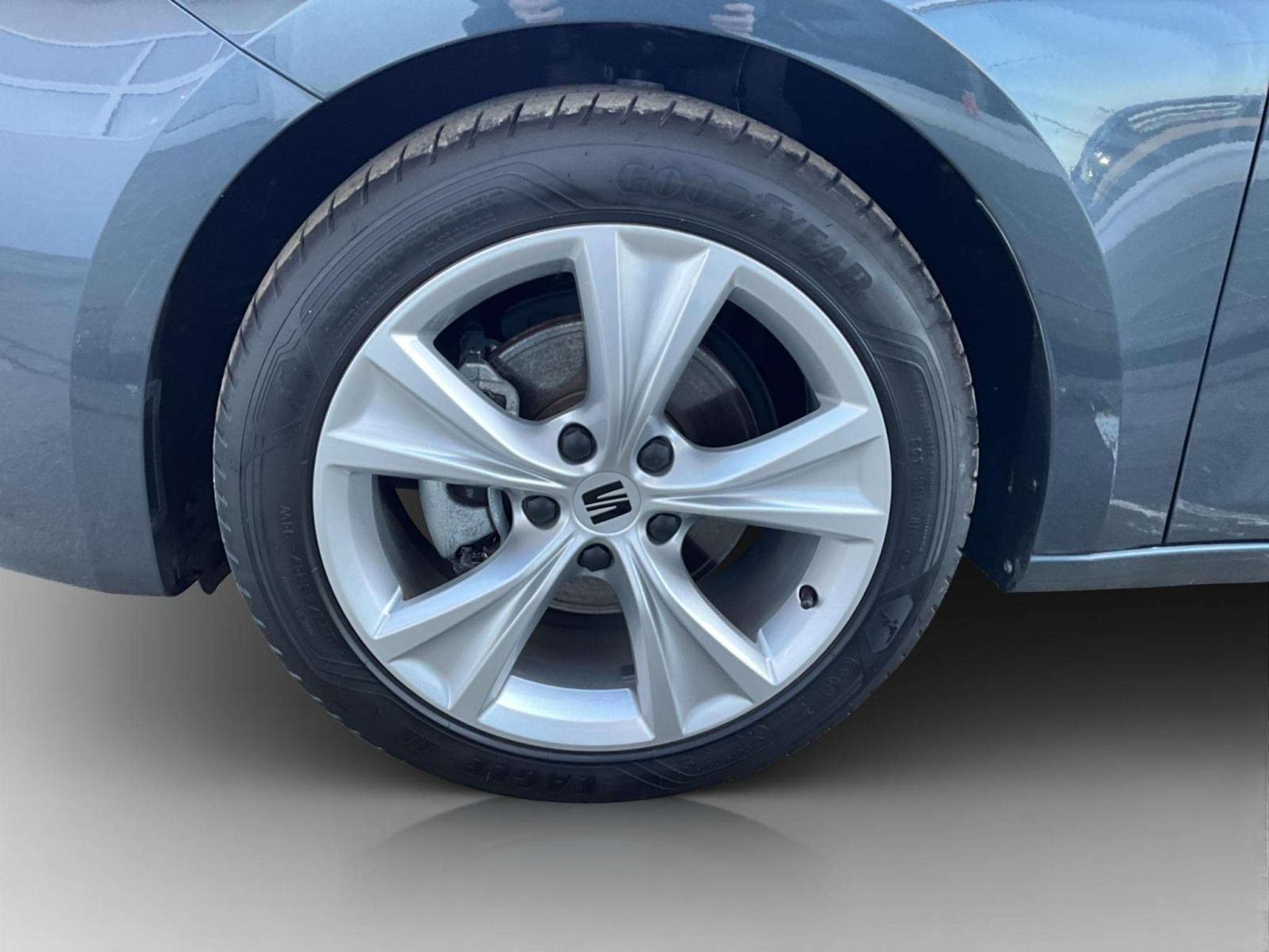 Seat Leon FR+DSG+Led+Navi+LM17 (2025) - Foto 8