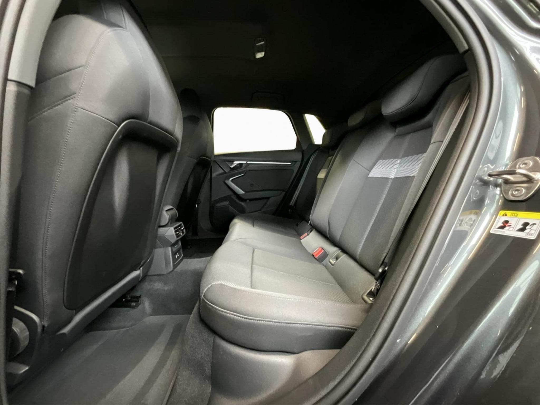 Audi A3 SB+S-Line+35TDI+S-Tronic+Led (2025) - Photo 9