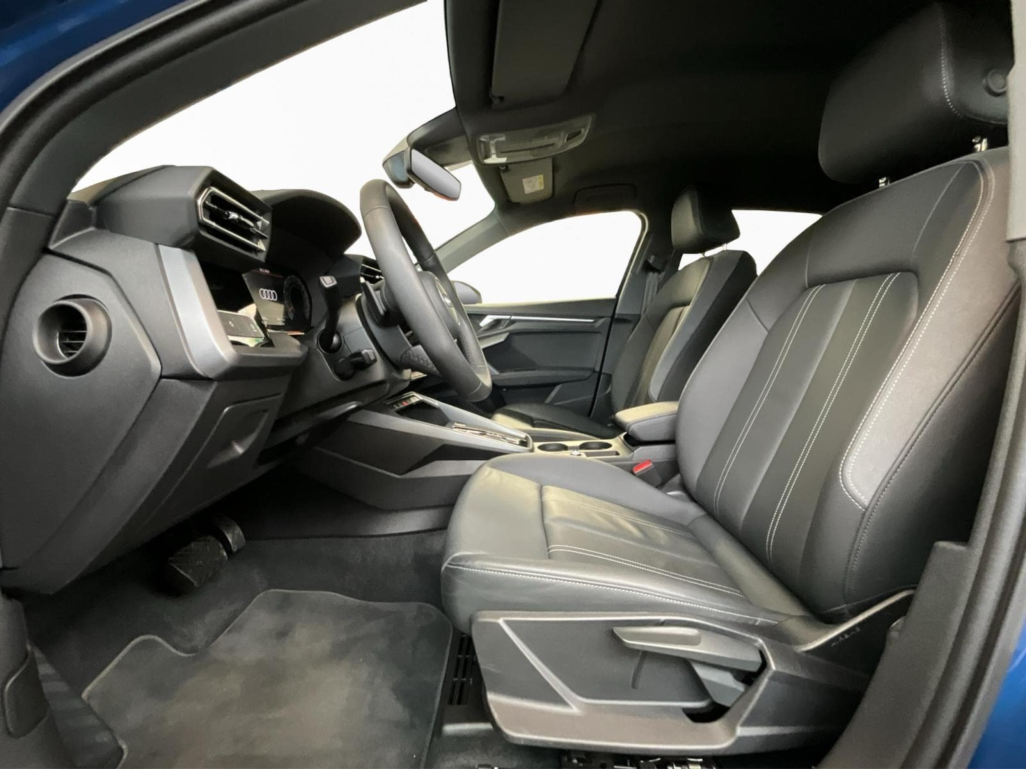 Audi A3 SB+S-Line+35TFSI+S-Tronic (2025) - Photo 11