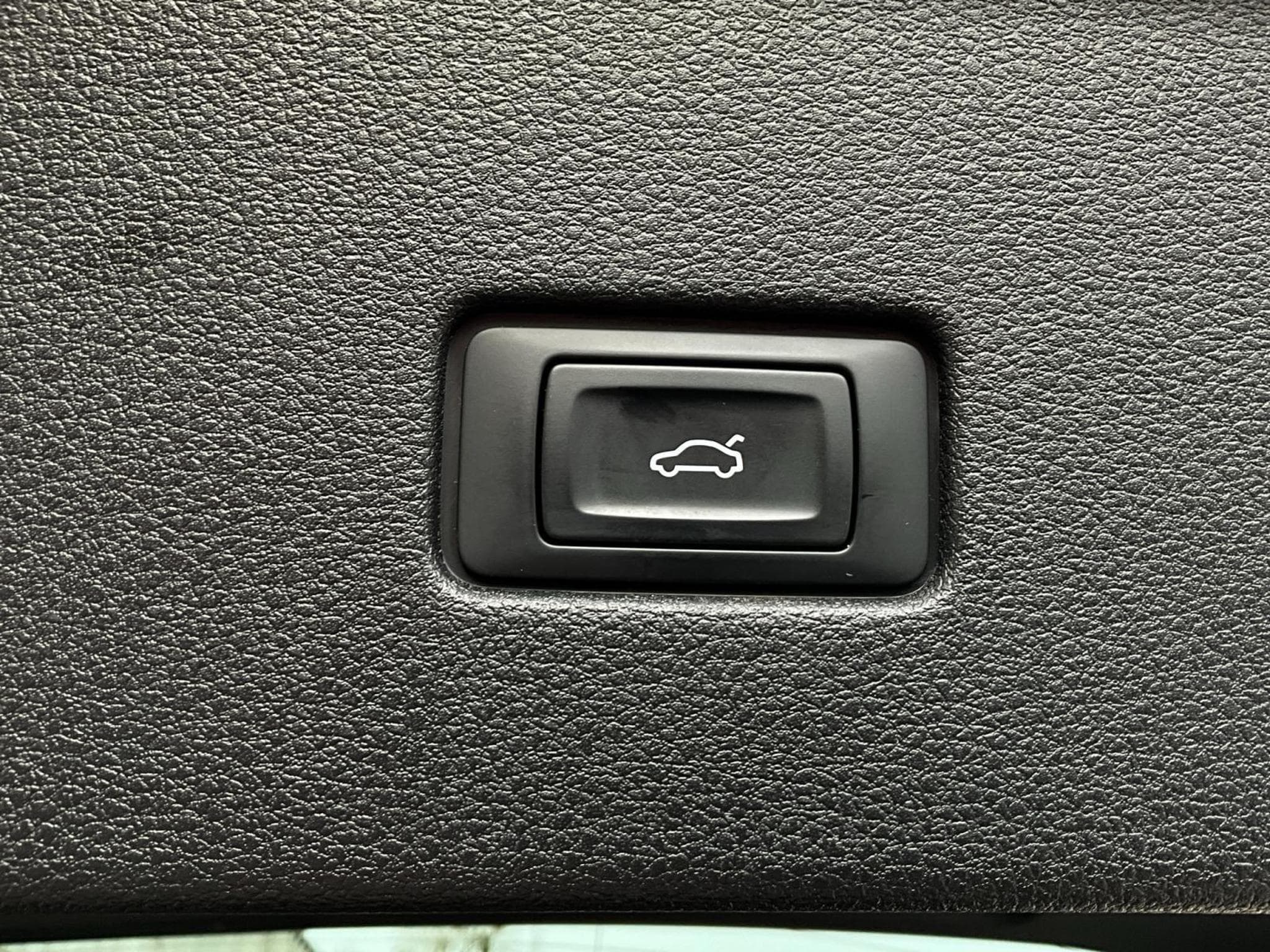 Audi SQ8 TFSI+Tiptronic+4M+Sound+AHK (2025) - Photo 18