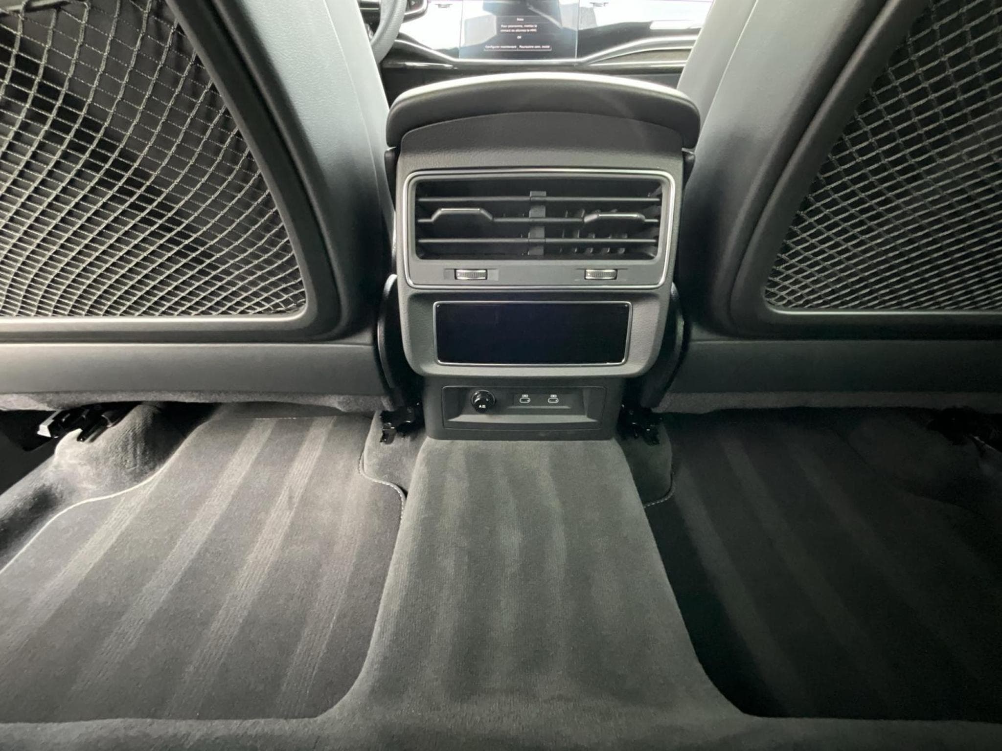 Audi SQ8 TFSI+Tiptronic+4M+Sound+AHK (2025) - Photo 21