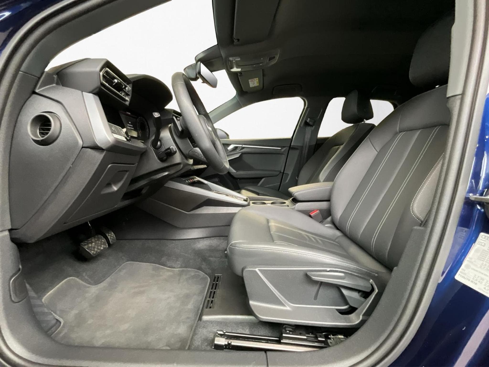 Audi A3 SB+S-Line+35TFSI+S-Tronic (2025) - Photo 9