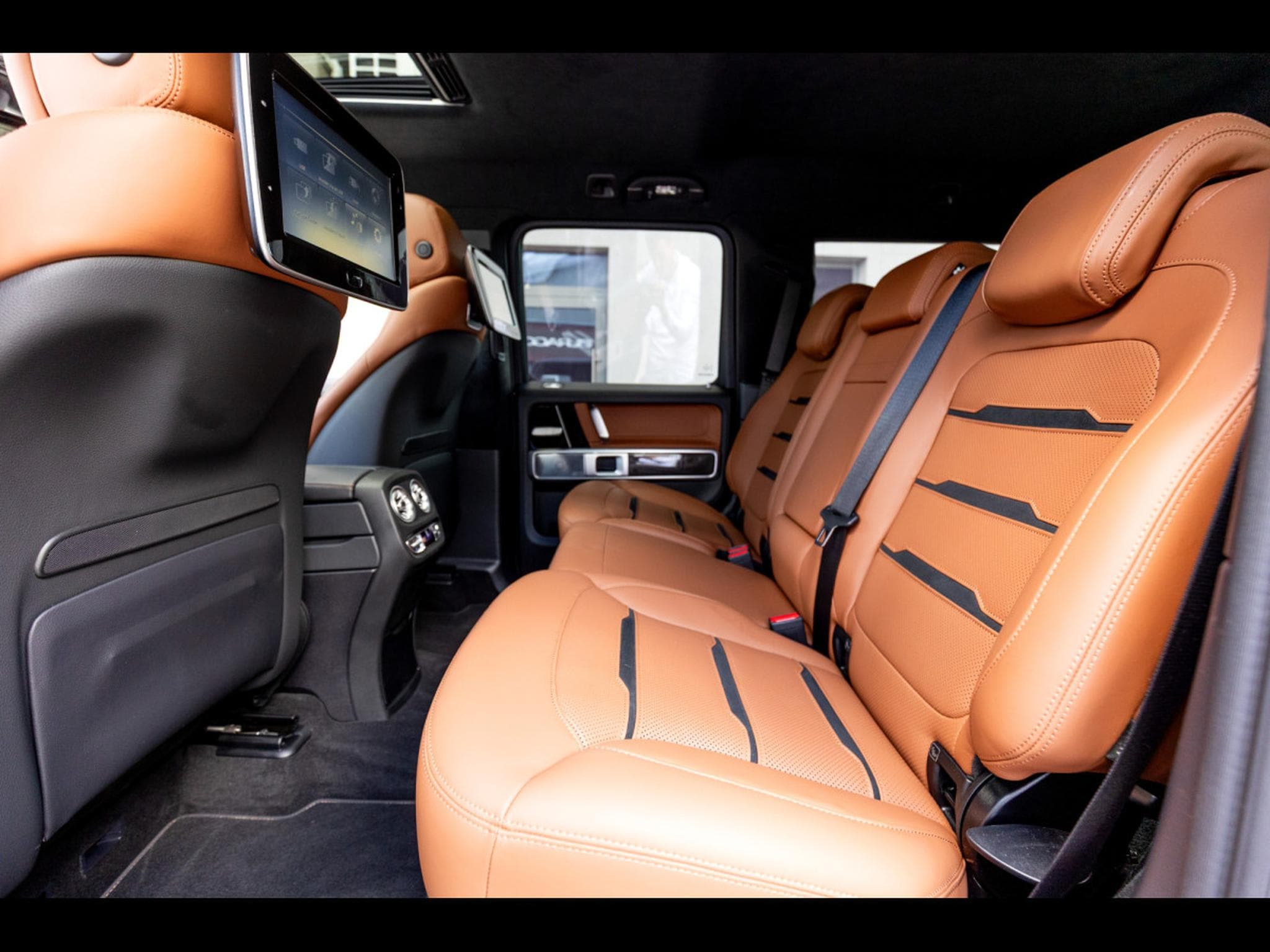 Mercedes G 63 AMG PACK NIGHT II - OLIVE METALLIC DESIGNO (2024) - Photo 13