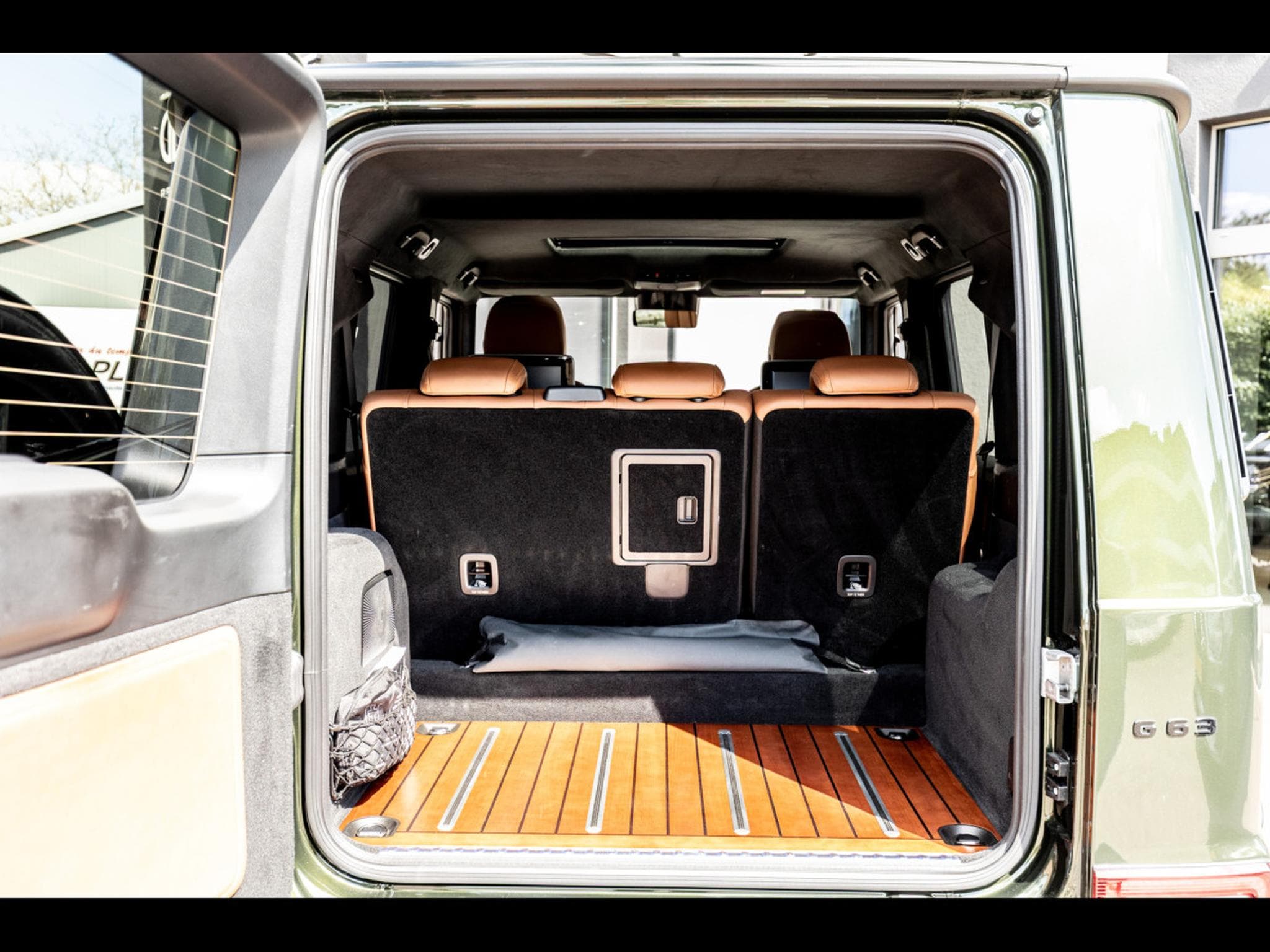 Mercedes G 63 AMG PACK NIGHT II - OLIVE METALLIC DESIGNO (2024) - Photo 15