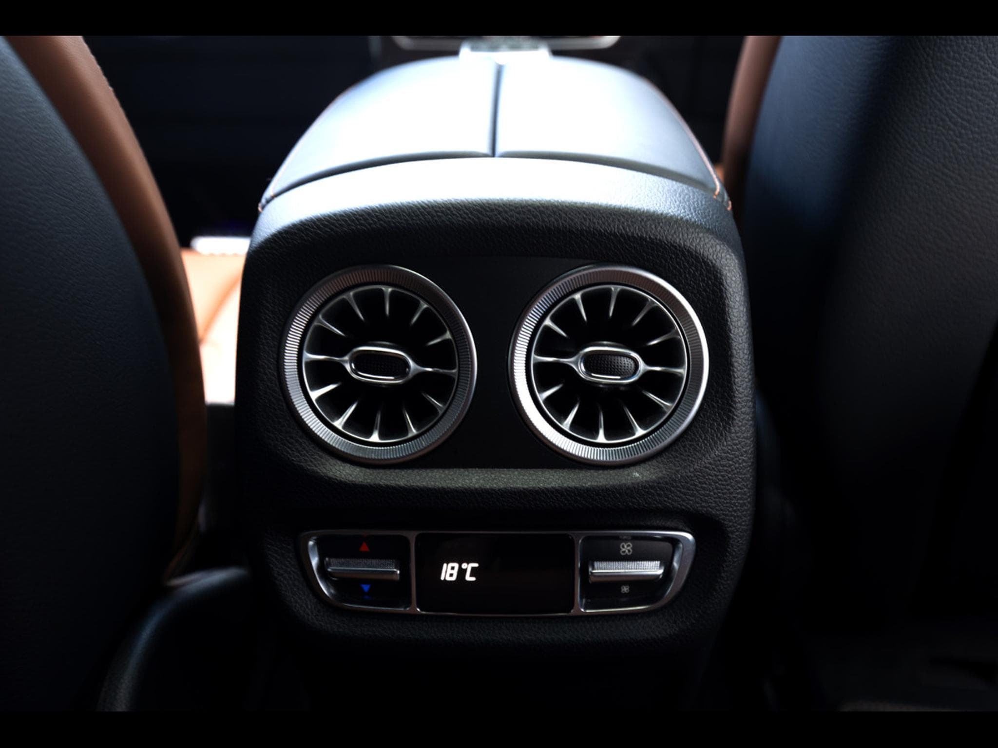 Mercedes G 63 AMG PACK NIGHT II - OLIVE METALLIC DESIGNO (2024) - Photo 18