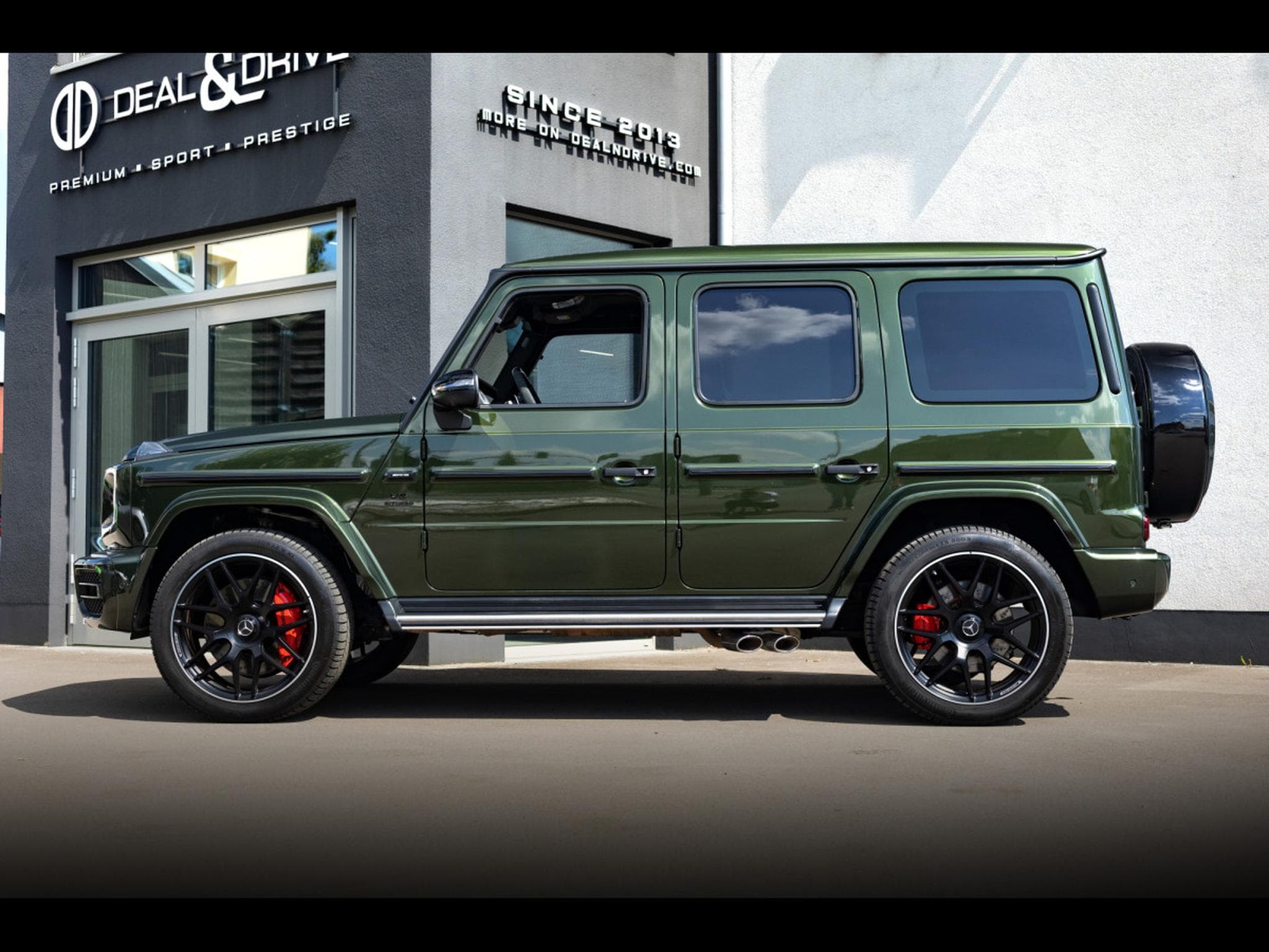 Mercedes G 63 AMG PACK NIGHT II - OLIVE METALLIC DESIGNO (2024) - Photo 2