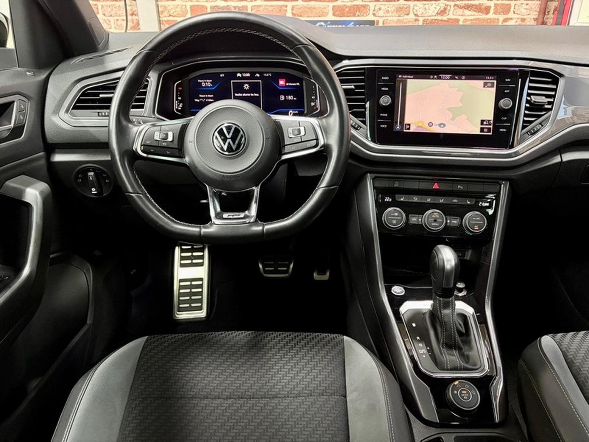VW T-Roc T-Roc 2.0 TSI 190cv Auto 4Motion R-LINE (2021) - Photo 4