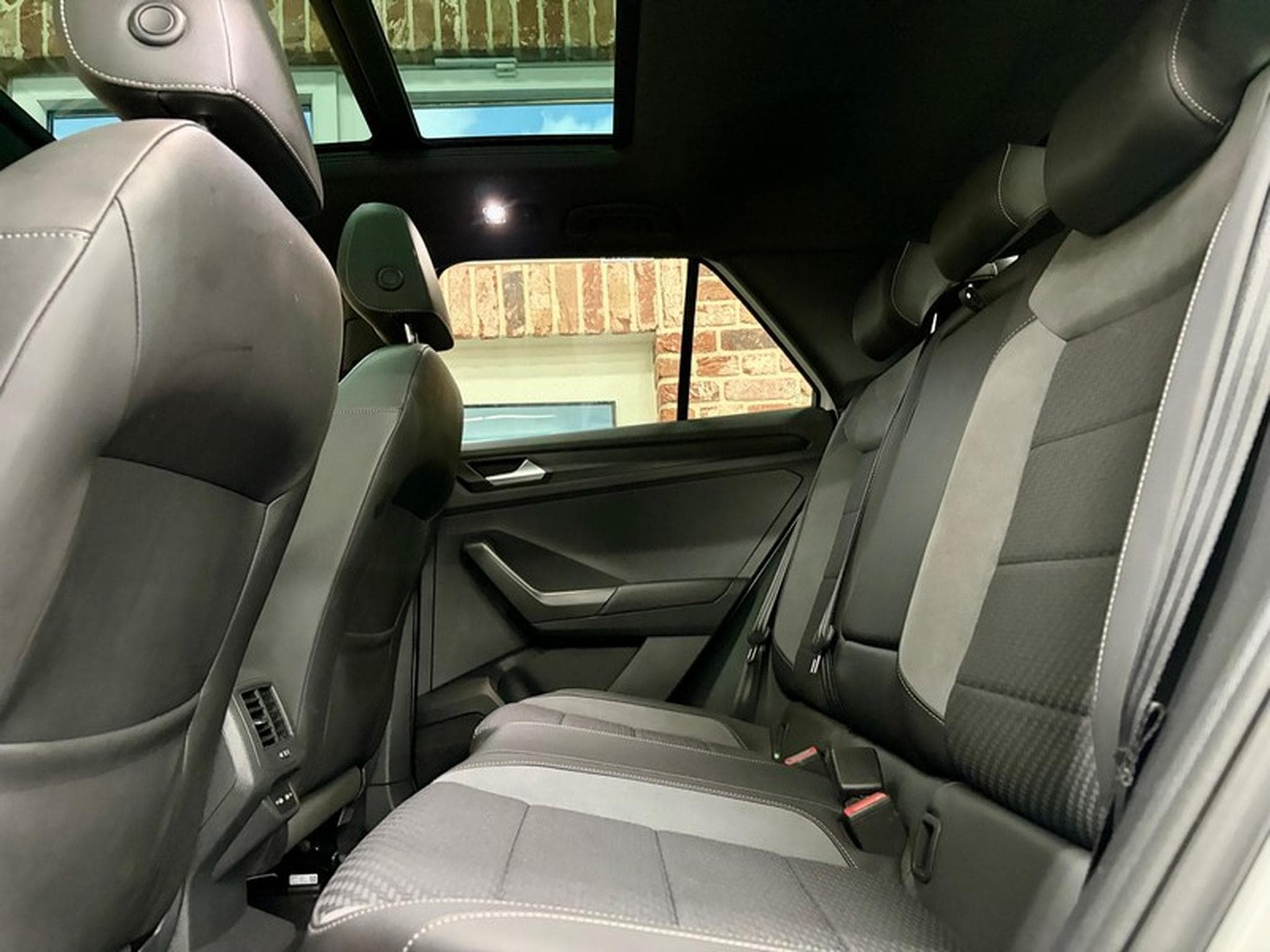 VW T-Roc T-Roc 2.0 TSI 190cv Auto 4Motion R-LINE (2021) - Photo 6