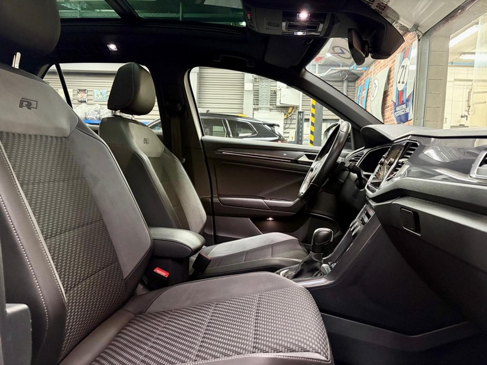 VW T-Roc T-Roc 2.0 TSI 190cv Auto 4Motion R-LINE (2021) - Photo 8