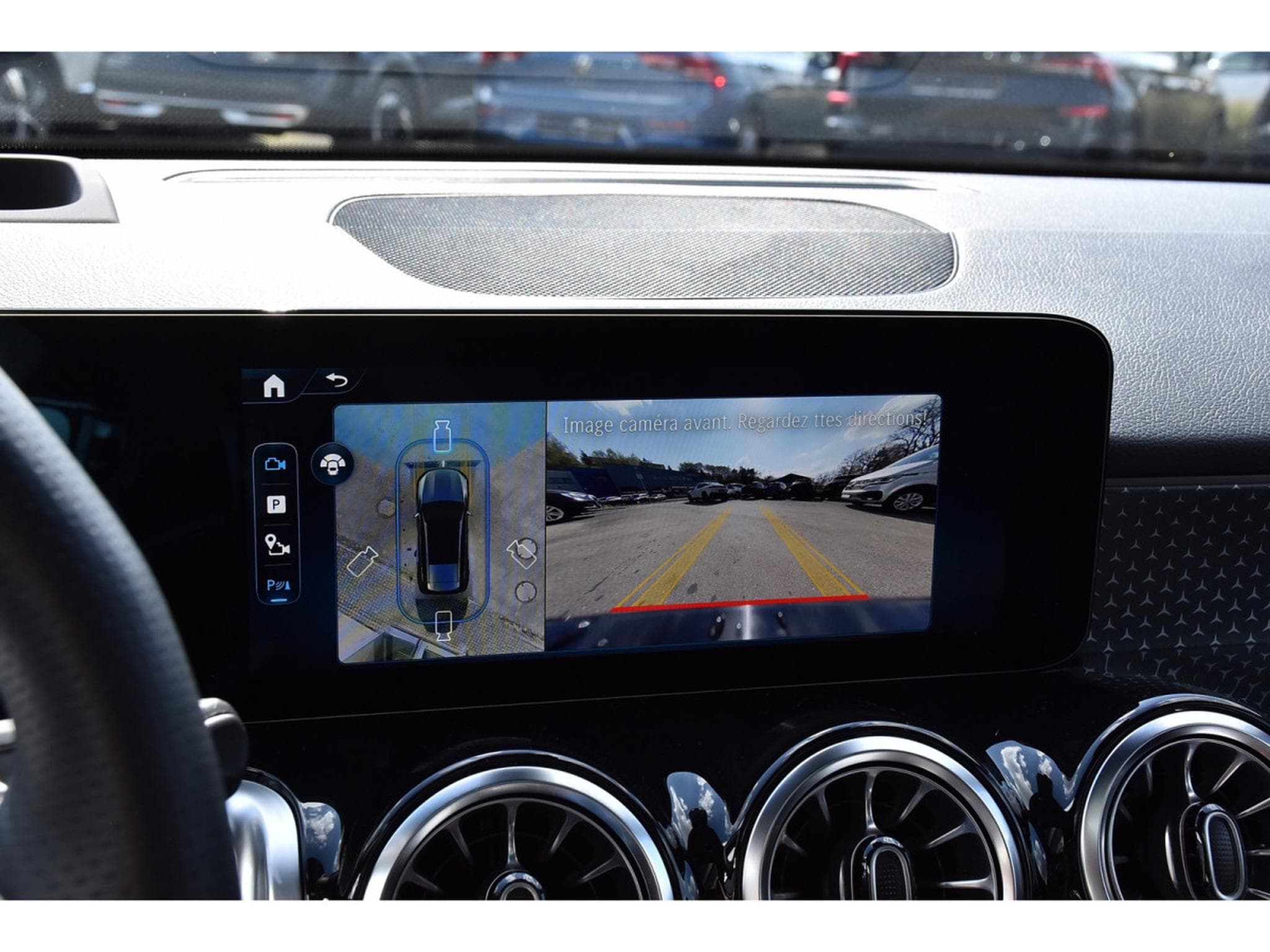 Mercedes GLB 220 4Matic AMG Line 8G-DCT  7 PL. MEMO PANO NIGHT ACC CAM360 1°M (2025) - Foto 16