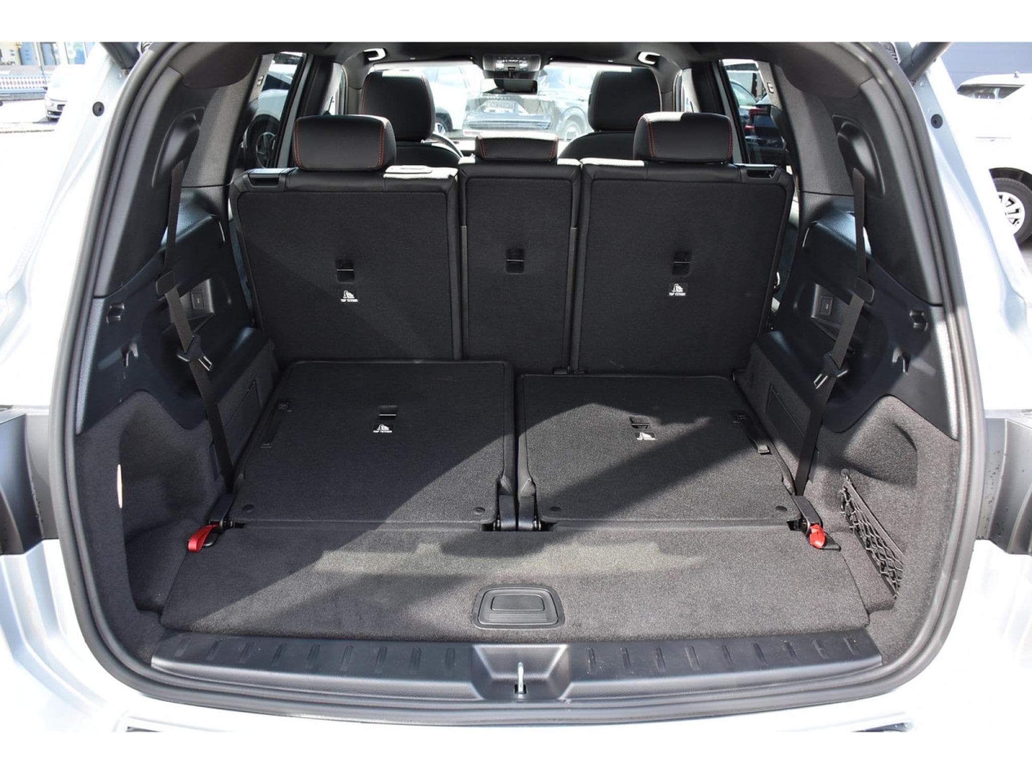 Mercedes GLB 220 4Matic AMG Line 8G-DCT  7 PL. MEMO PANO NIGHT ACC CAM360 1°M (2025) - Foto 24