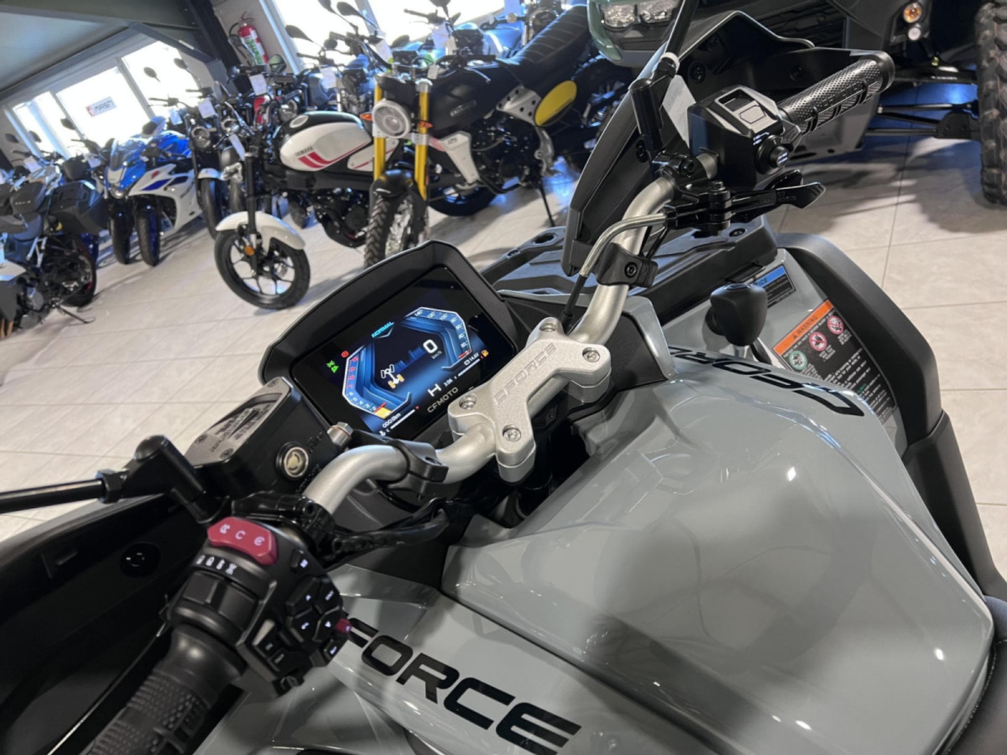 CF Moto CForce 850 L7 ABS (2026) - Foto 6