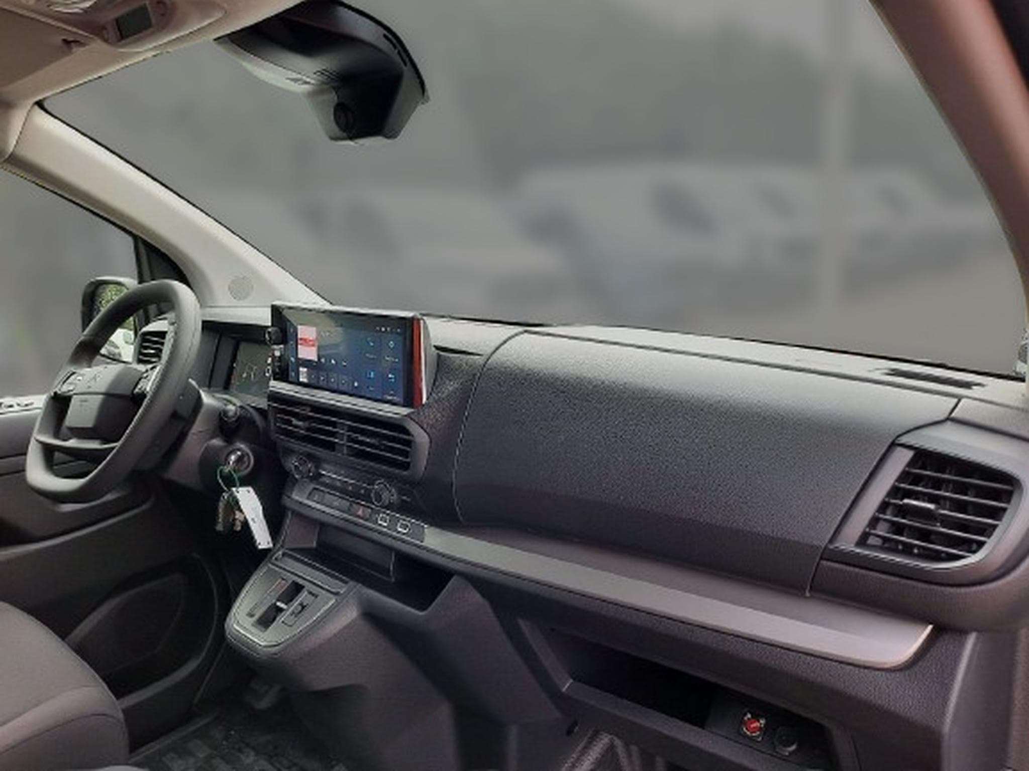 Citroën Jumpy 2.0 BlueHDI EAT8 150 Confort (2026) - Foto 22