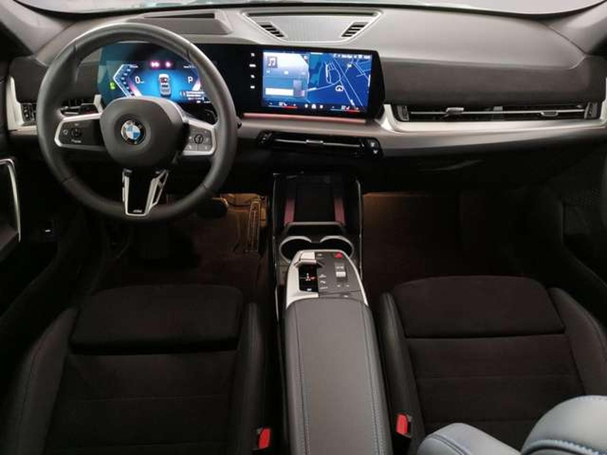 BMW X1 xDrive20d Head-Up HK HiFi DAB (2025) - Foto 7