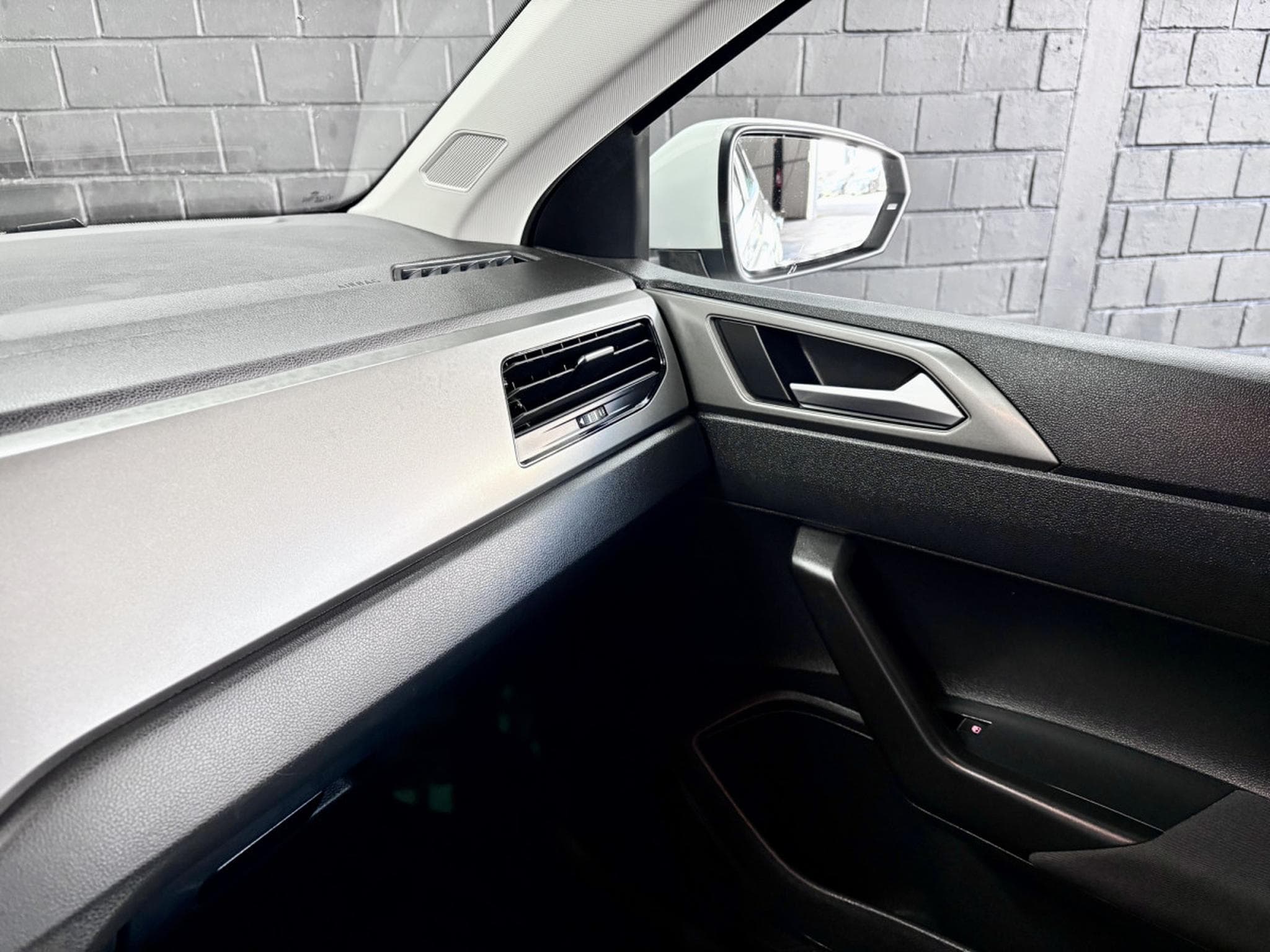 VW Polo VI Comfortline 1.0 TSI 95 CV *NAVI* REG. VITESSE* (2018) - Photo 19