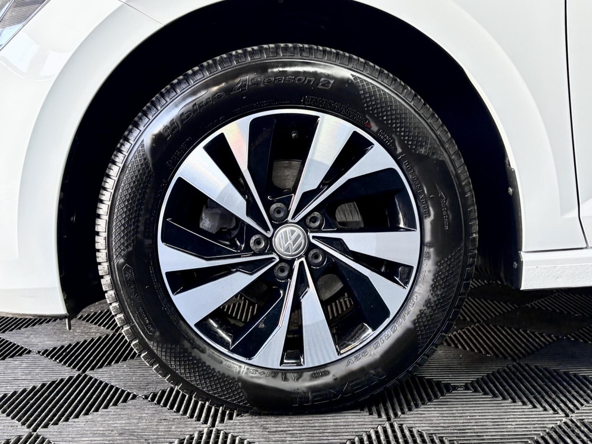 VW Polo VI Comfortline 1.0 TSI 95 CV *NAVI* REG. VITESSE* (2018) - Photo 24