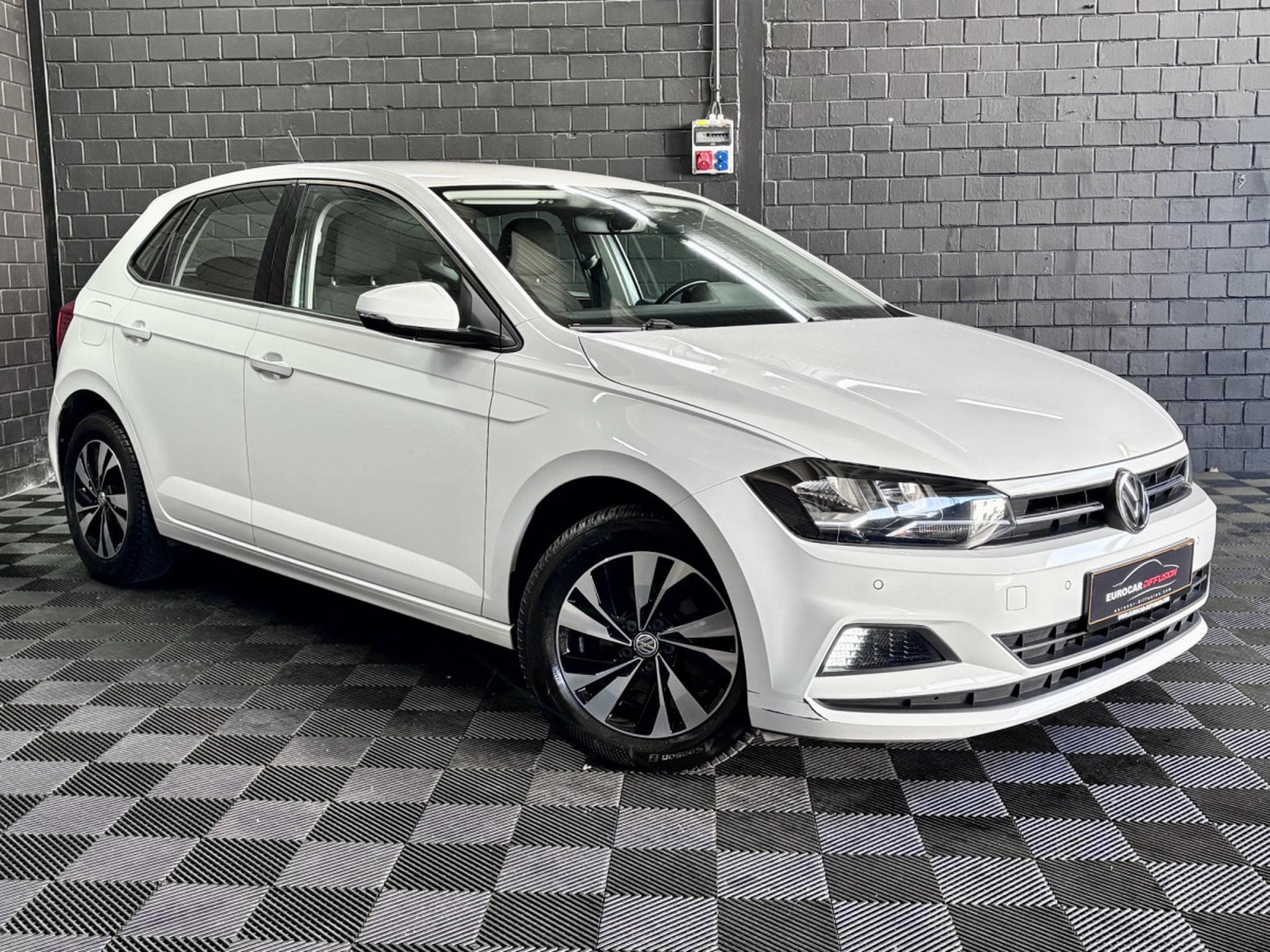 VW Polo VI Comfortline 1.0 TSI 95 CV *NAVI* REG. VITESSE* (2018) - Photo 3