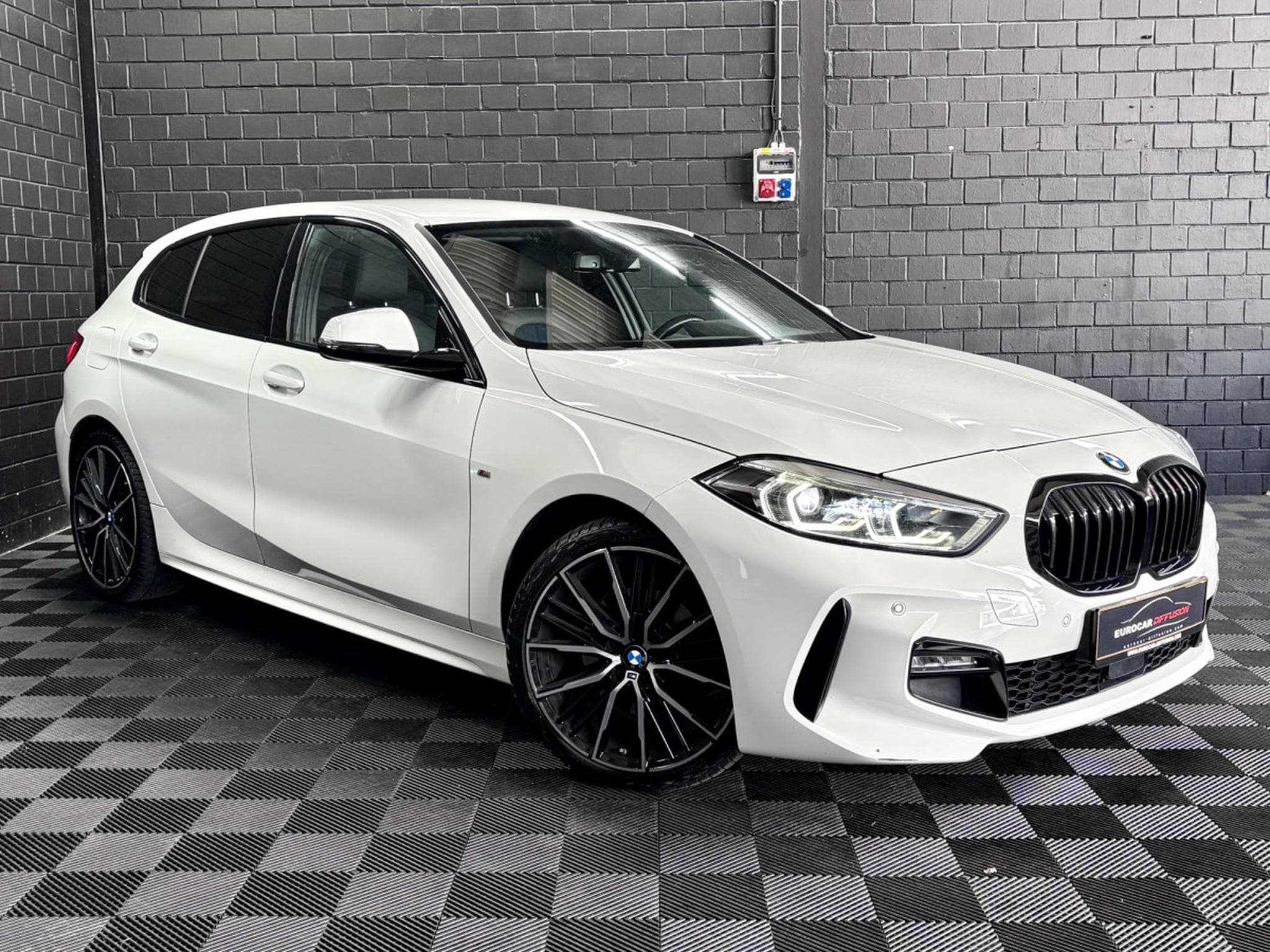 BMW 118 D M-Sport 2.0 150CV *BLACK PACK* 19" * ALARME* (2023) - Foto 3