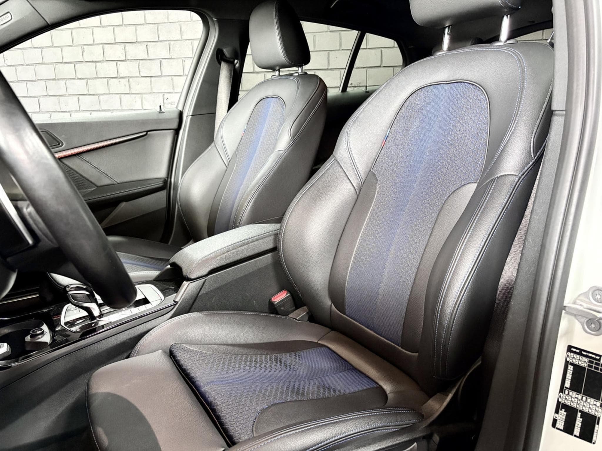 BMW 118 D M-Sport 2.0 150CV *BLACK PACK* 19" * ALARME* (2023) - Foto 7