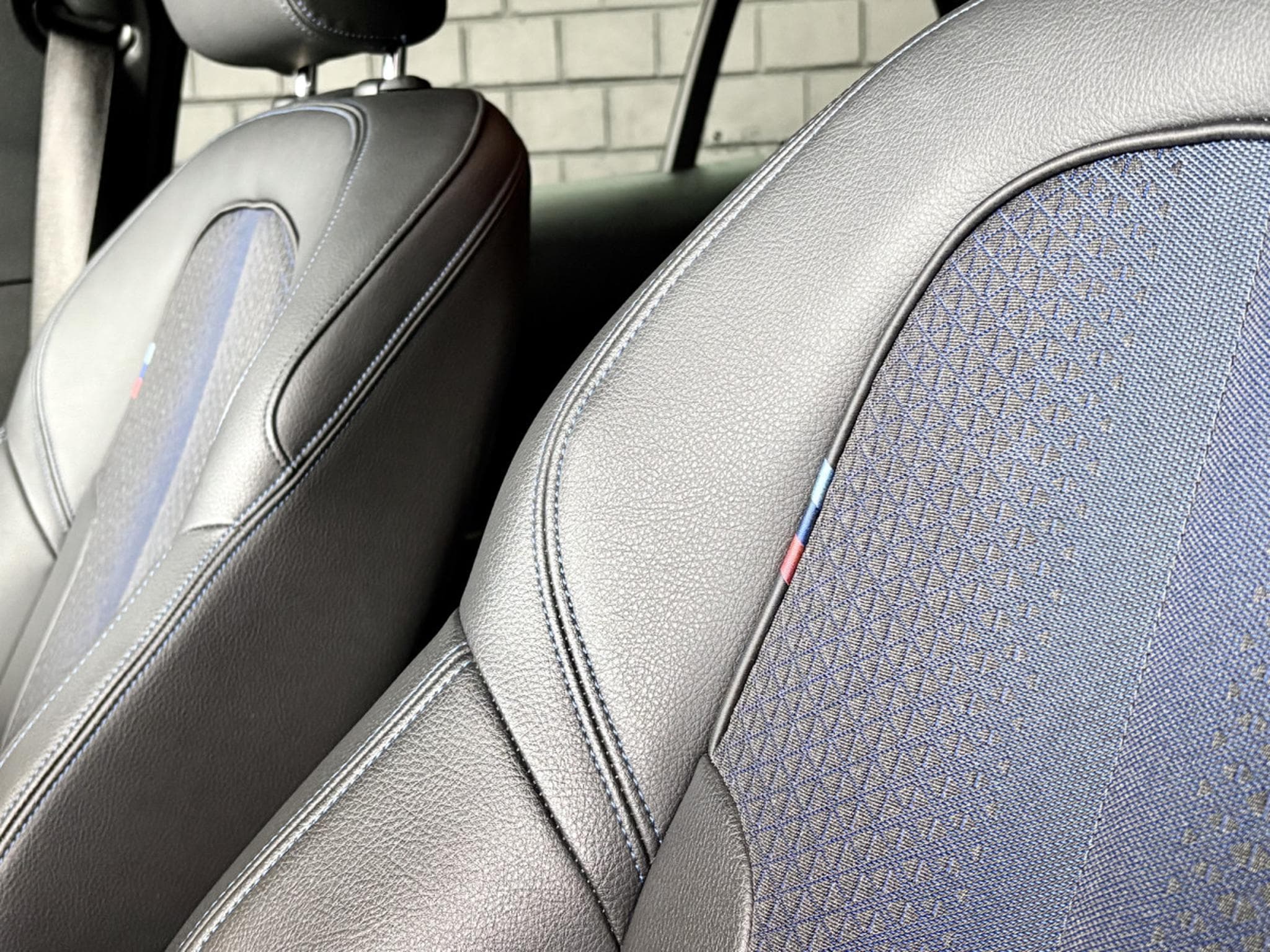 BMW 118 D M-Sport 2.0 150CV *BLACK PACK* 19" * ALARME* (2023) - Foto 8