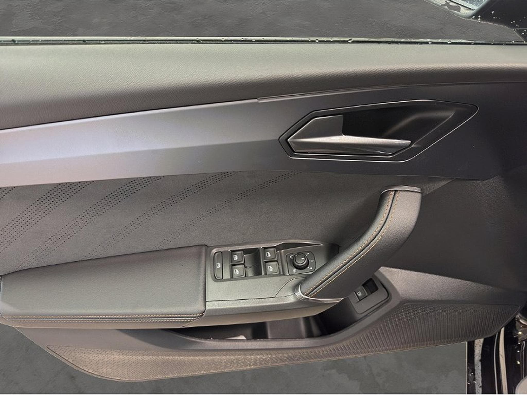 Cupra Leon (2025) - Photo 10